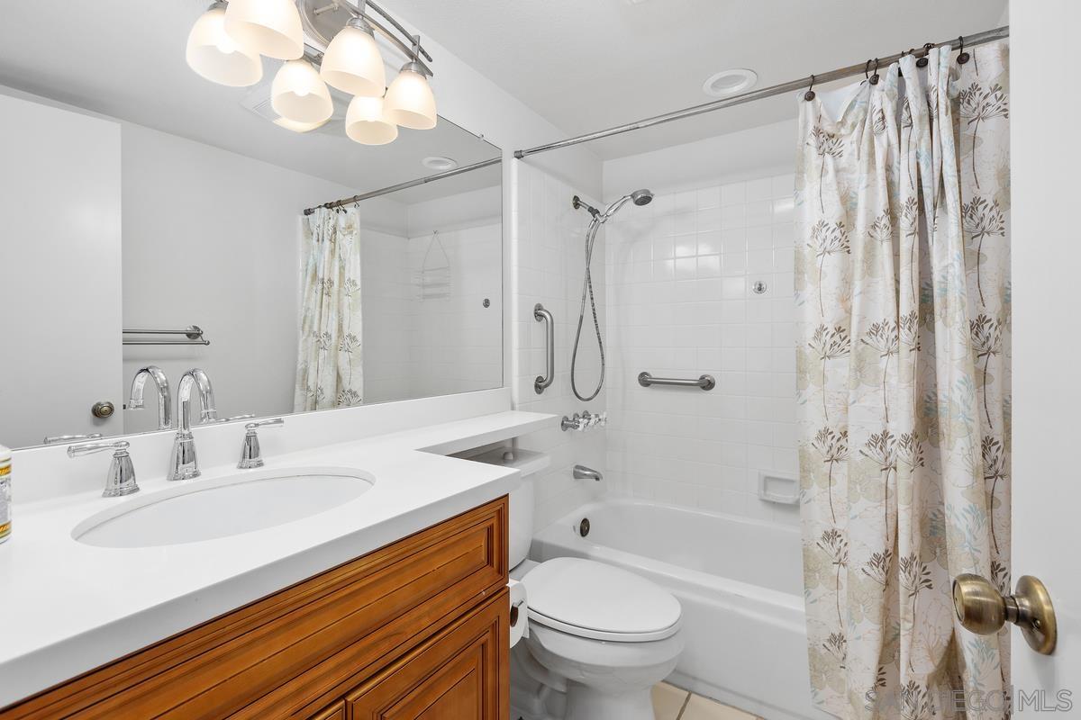 Detail Gallery Image 9 of 20 For 7143  Caminito Pantoja, San Diego,  CA 92122 - 3 Beds | 3 Baths