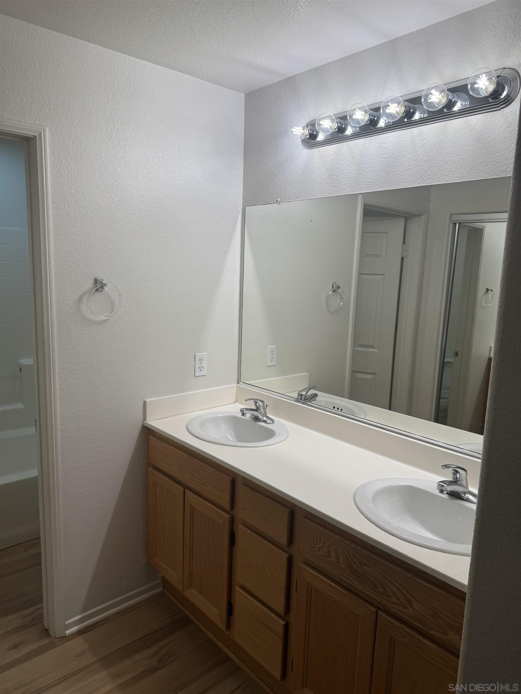 Detail Gallery Image 19 of 22 For 1835  Calvedos, Chula Vista,  CA 91913 - 2 Beds | 2 Baths