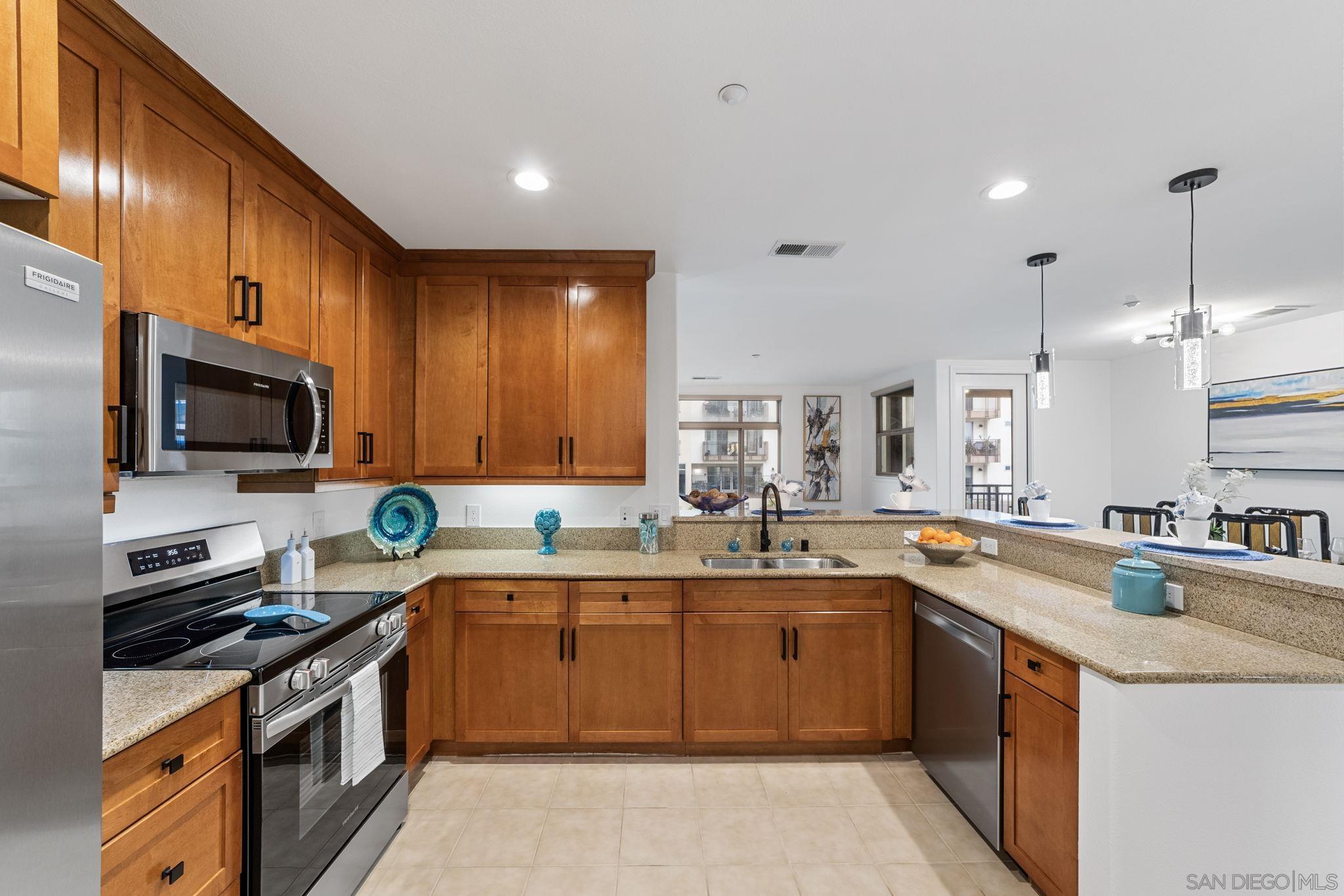 Detail Gallery Image 20 of 73 For 1019  Costa Pacifica Way  #1111,  Oceanside,  CA 92054 - 2 Beds | 2 Baths