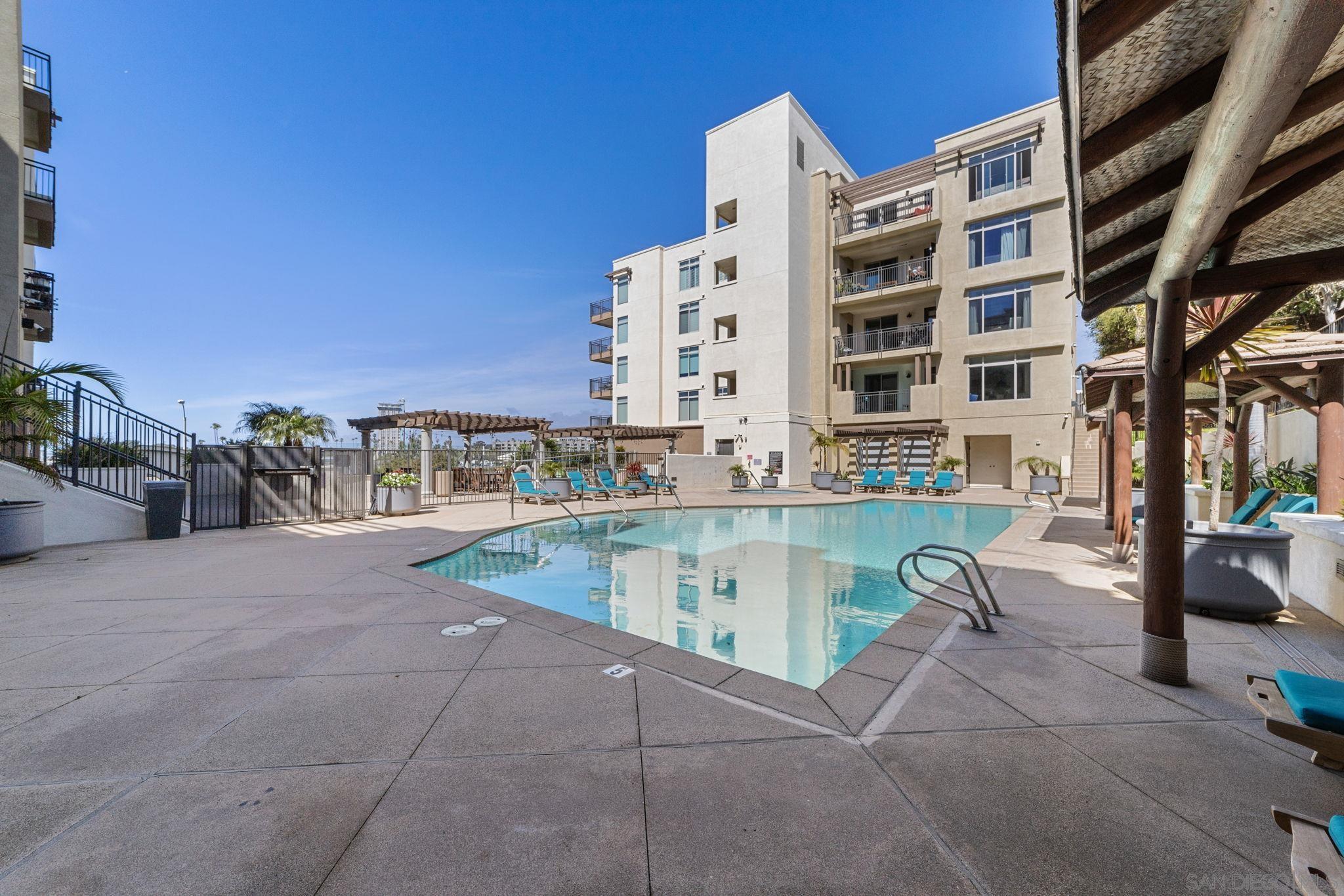 Detail Gallery Image 48 of 73 For 1019  Costa Pacifica Way  #1111,  Oceanside,  CA 92054 - 2 Beds | 2 Baths
