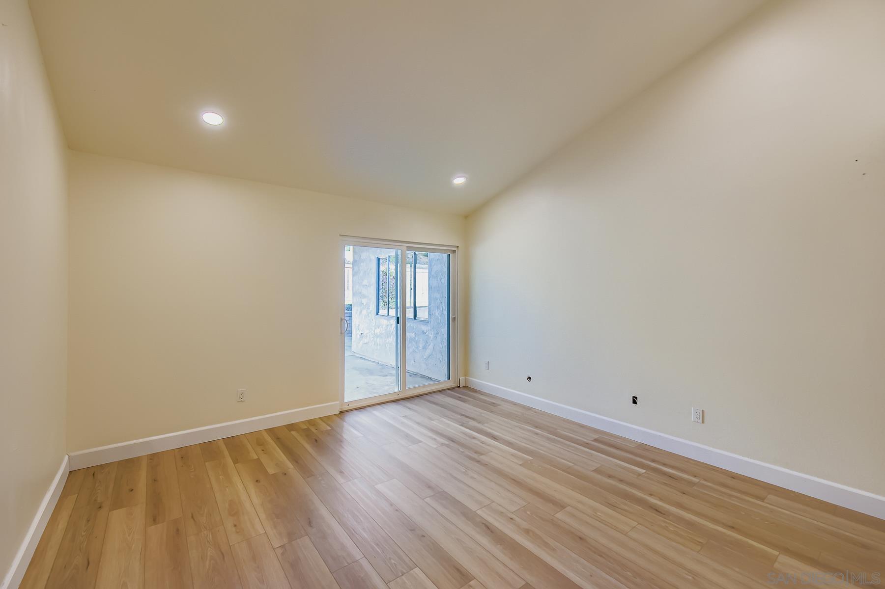 Detail Gallery Image 18 of 32 For 10386  La Duena Way, San Diego,  CA 92124 - 5 Beds | 2 Baths