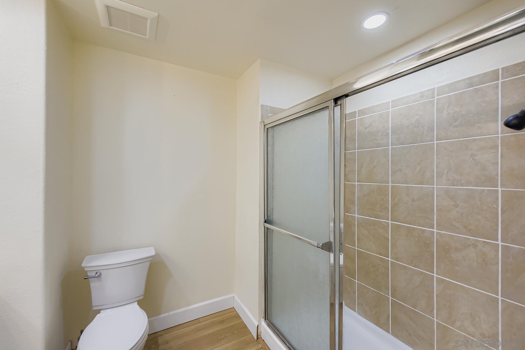 Detail Gallery Image 20 of 32 For 10386  La Duena Way, San Diego,  CA 92124 - 5 Beds | 2 Baths