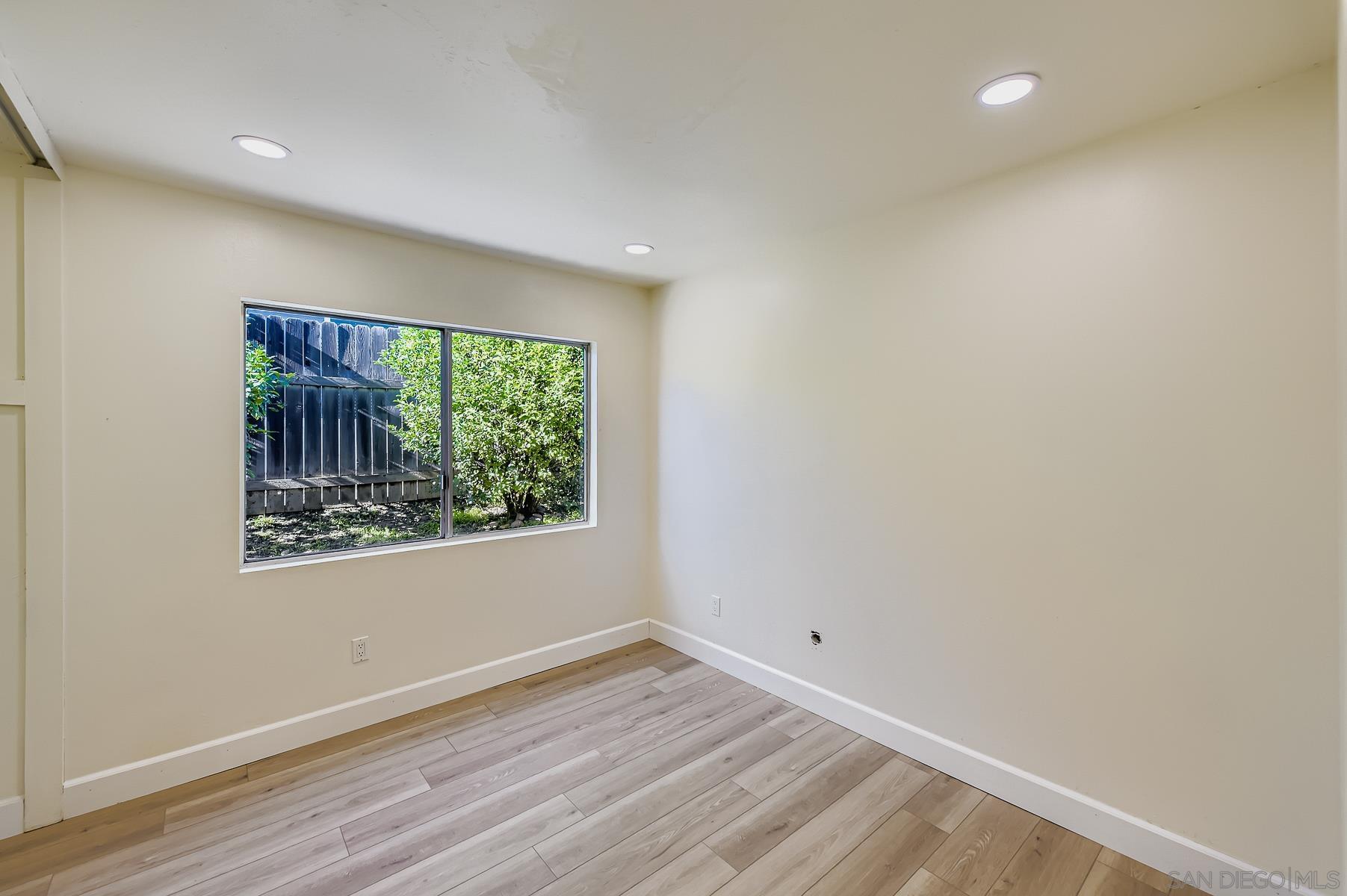 Detail Gallery Image 21 of 32 For 10386  La Duena Way, San Diego,  CA 92124 - 5 Beds | 2 Baths