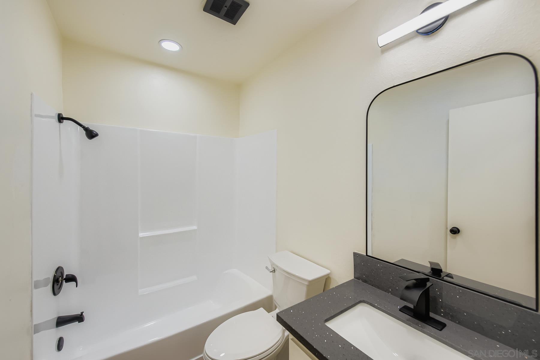 Detail Gallery Image 25 of 32 For 10386  La Duena Way, San Diego,  CA 92124 - 5 Beds | 2 Baths