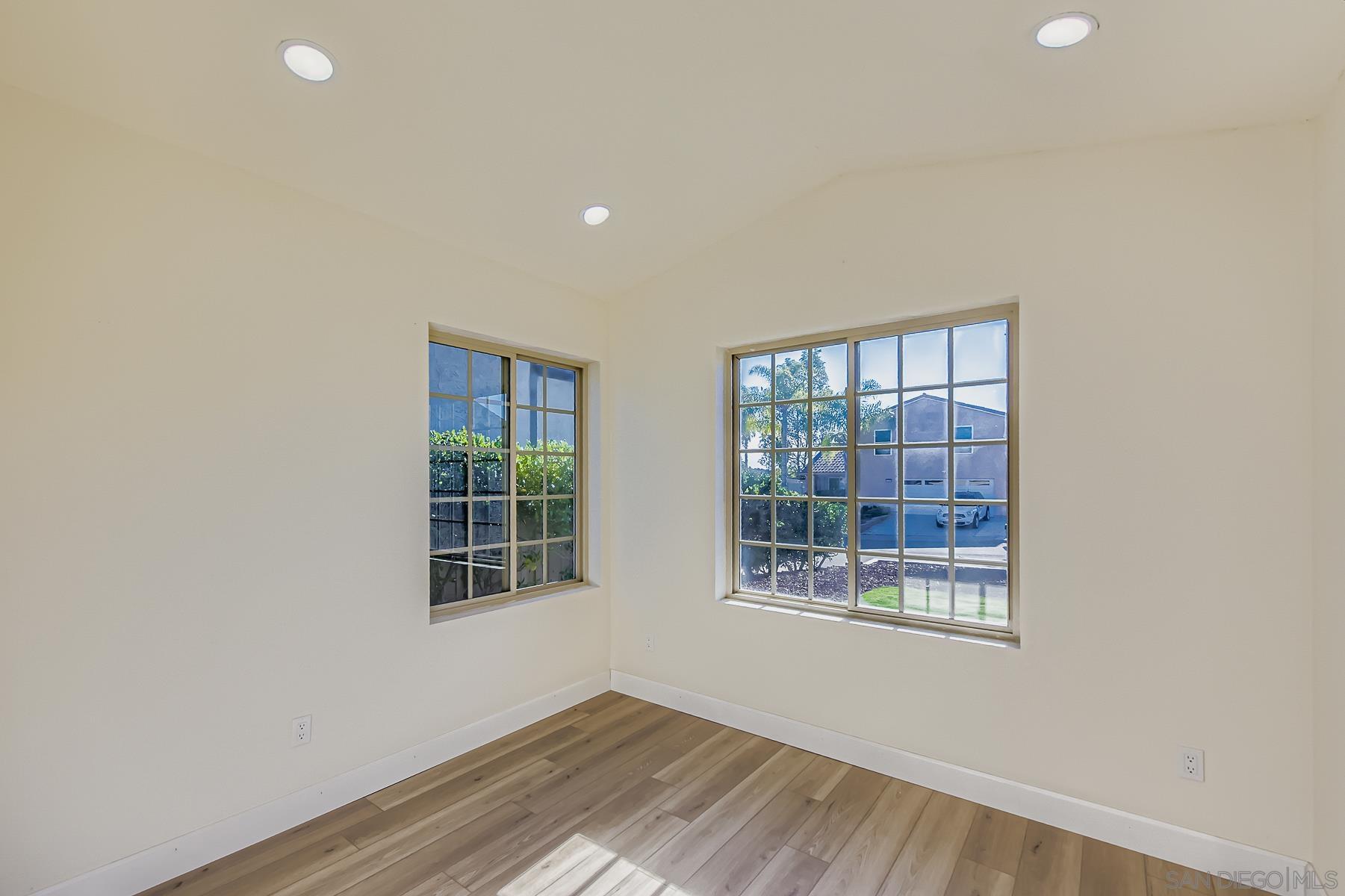 Detail Gallery Image 26 of 32 For 10386  La Duena Way, San Diego,  CA 92124 - 5 Beds | 2 Baths