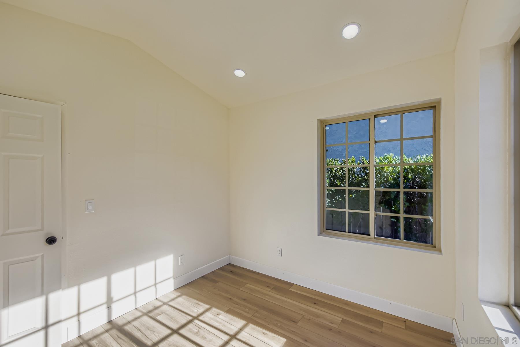Detail Gallery Image 27 of 32 For 10386  La Duena Way, San Diego,  CA 92124 - 5 Beds | 2 Baths