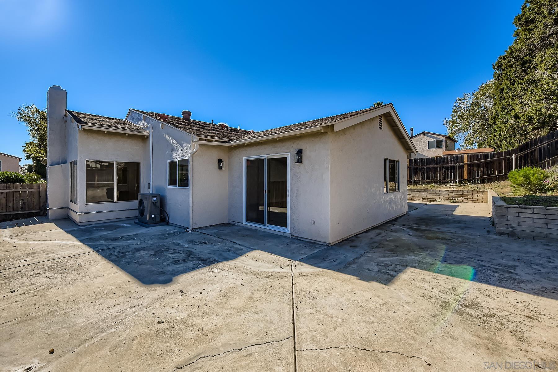 Detail Gallery Image 30 of 32 For 10386  La Duena Way, San Diego,  CA 92124 - 5 Beds | 2 Baths