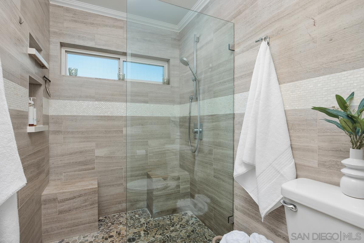 Detail Gallery Image 17 of 32 For 960  Intrepid Ct, Del Mar,  CA 92014 - 2 Beds | 2/1 Baths