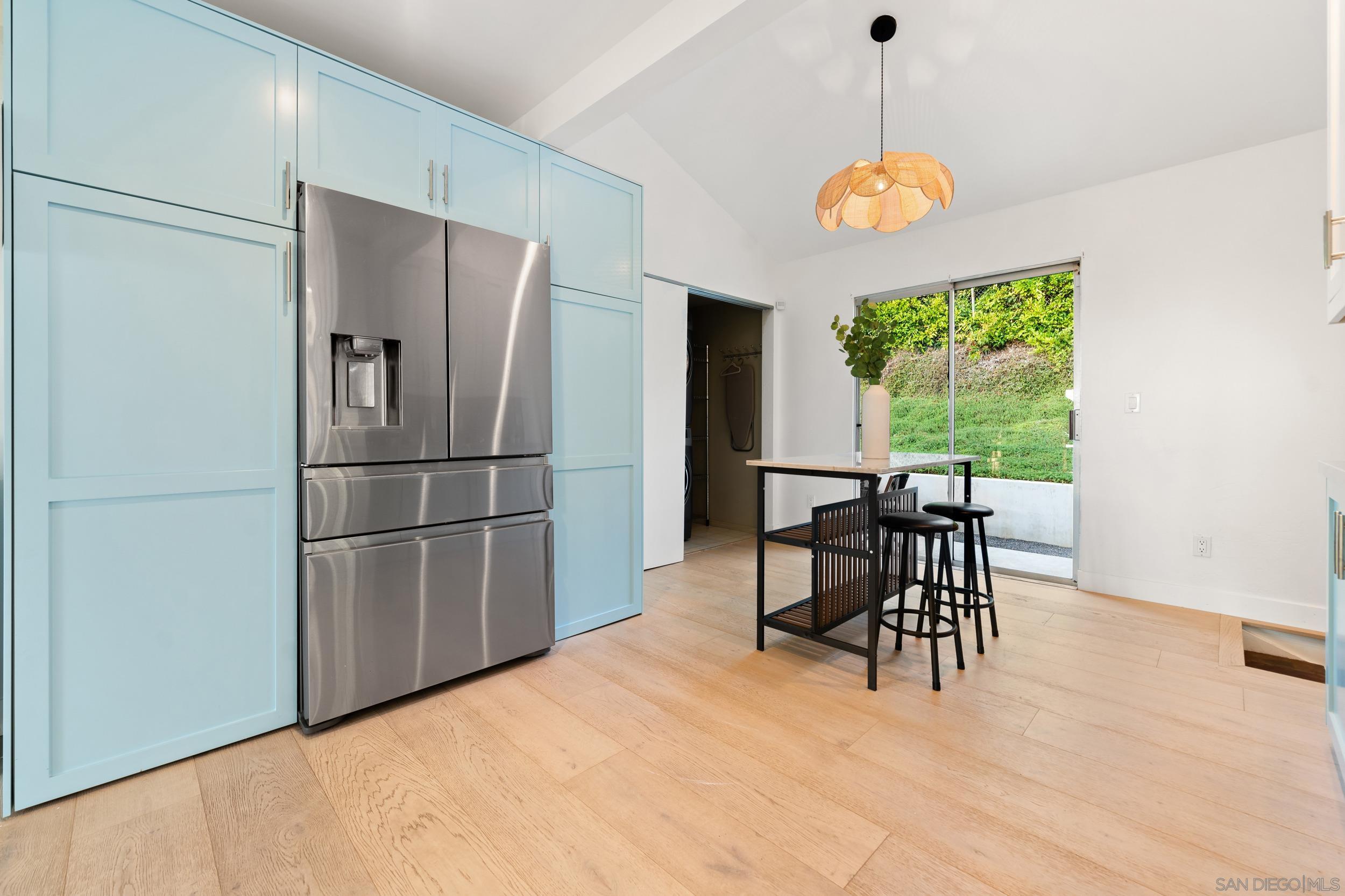 Detail Gallery Image 11 of 53 For 3306  Donna Dr, Carlsbad,  CA 92008 - 4 Beds | 4 Baths