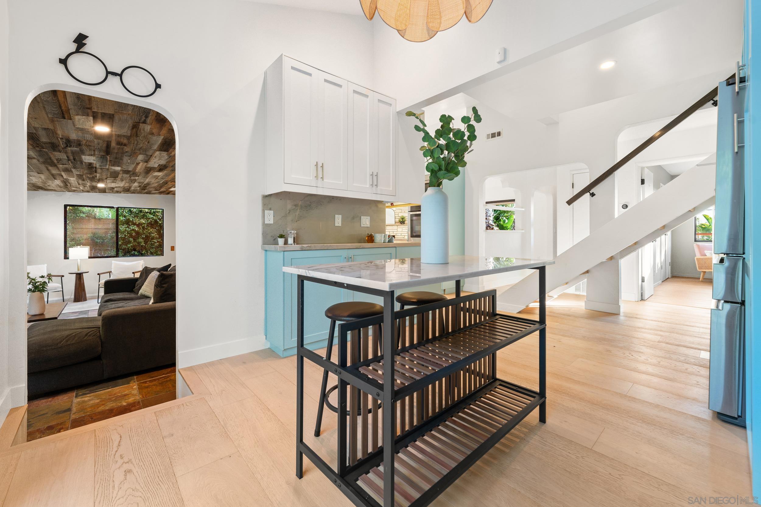 Detail Gallery Image 14 of 53 For 3306  Donna Dr, Carlsbad,  CA 92008 - 4 Beds | 4 Baths