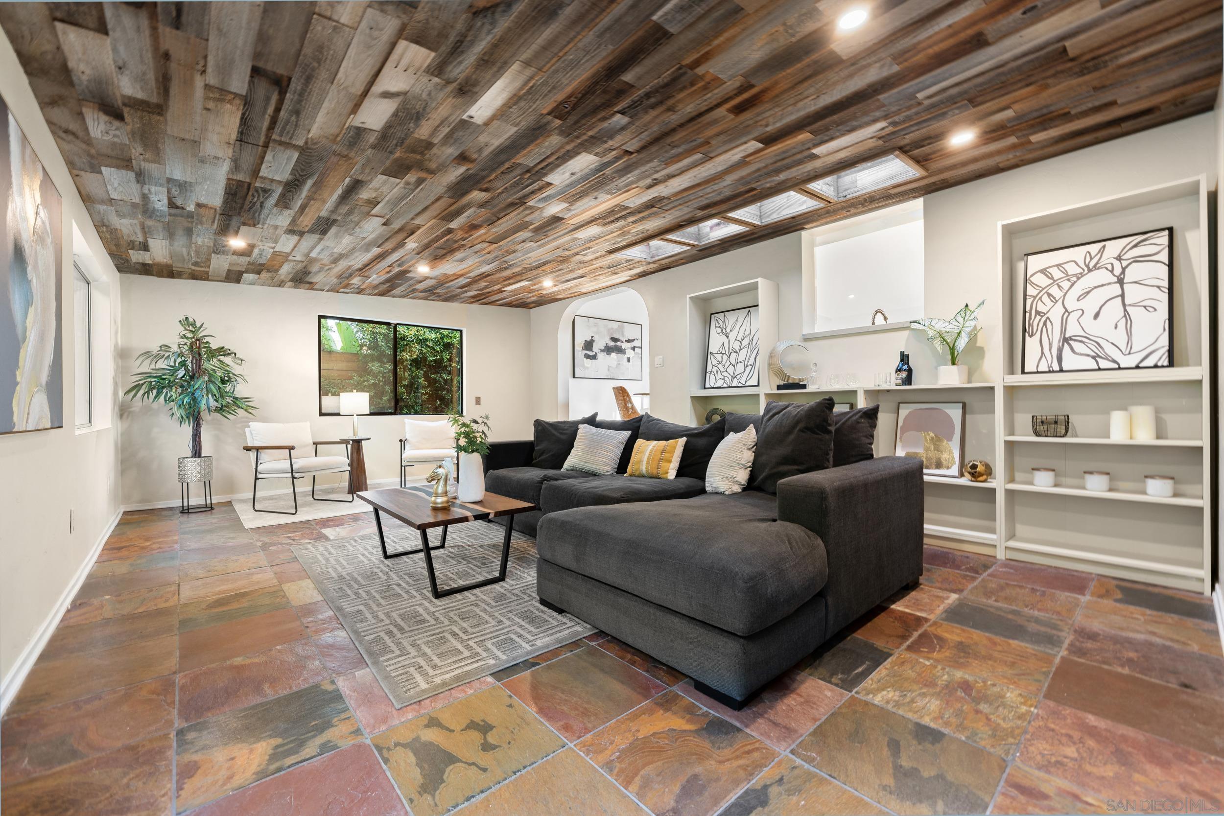 Detail Gallery Image 20 of 53 For 3306  Donna Dr, Carlsbad,  CA 92008 - 4 Beds | 4 Baths