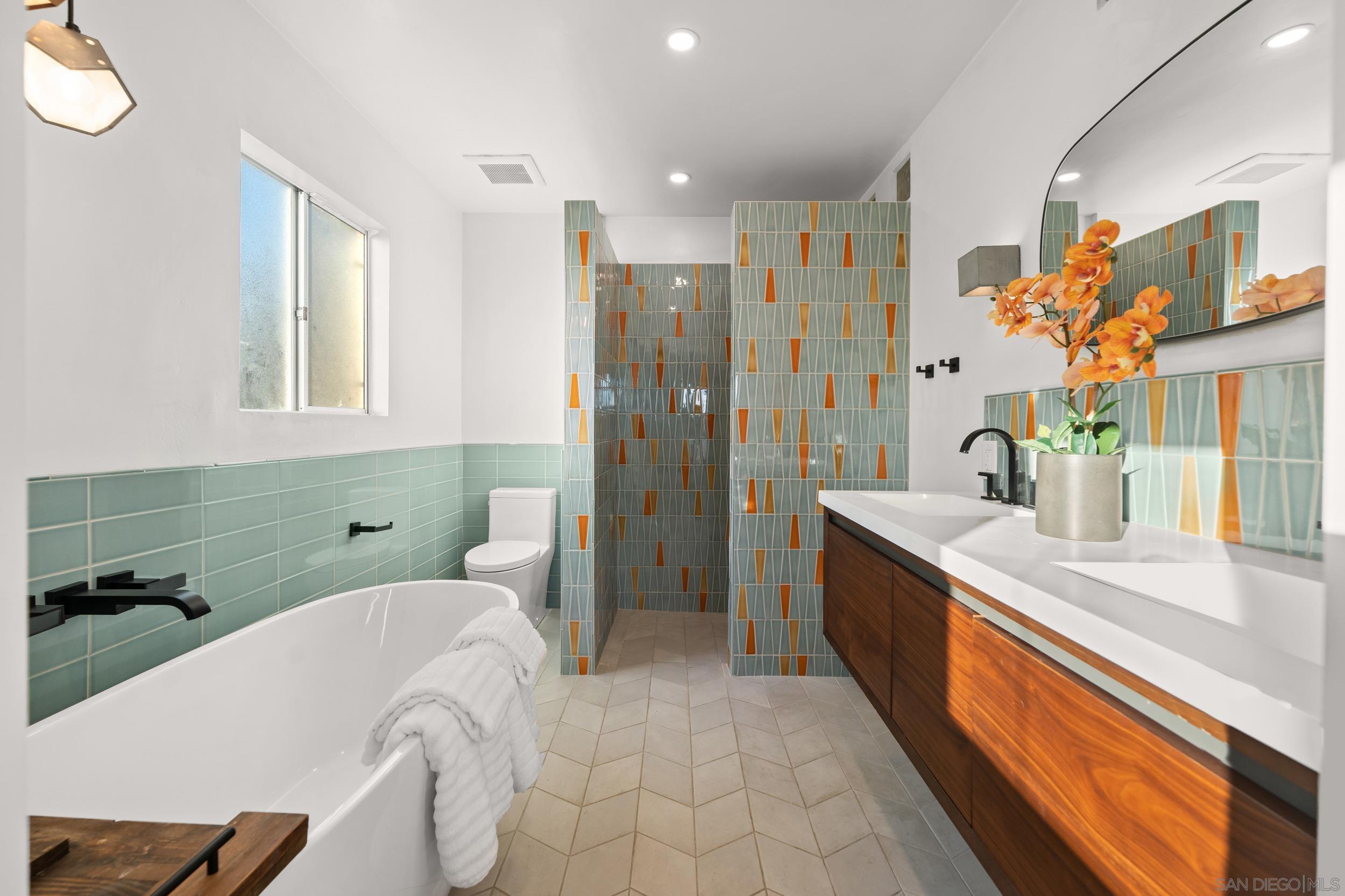 Detail Gallery Image 24 of 53 For 3306  Donna Dr, Carlsbad,  CA 92008 - 4 Beds | 4 Baths