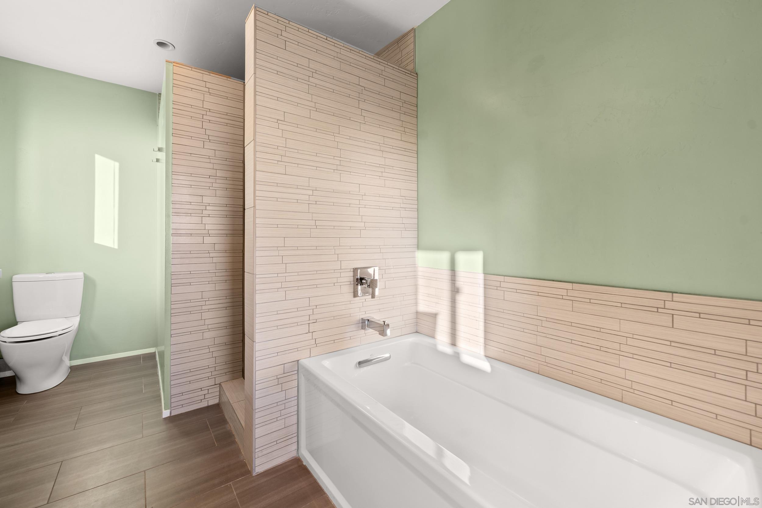 Detail Gallery Image 25 of 53 For 3306  Donna Dr, Carlsbad,  CA 92008 - 4 Beds | 4 Baths