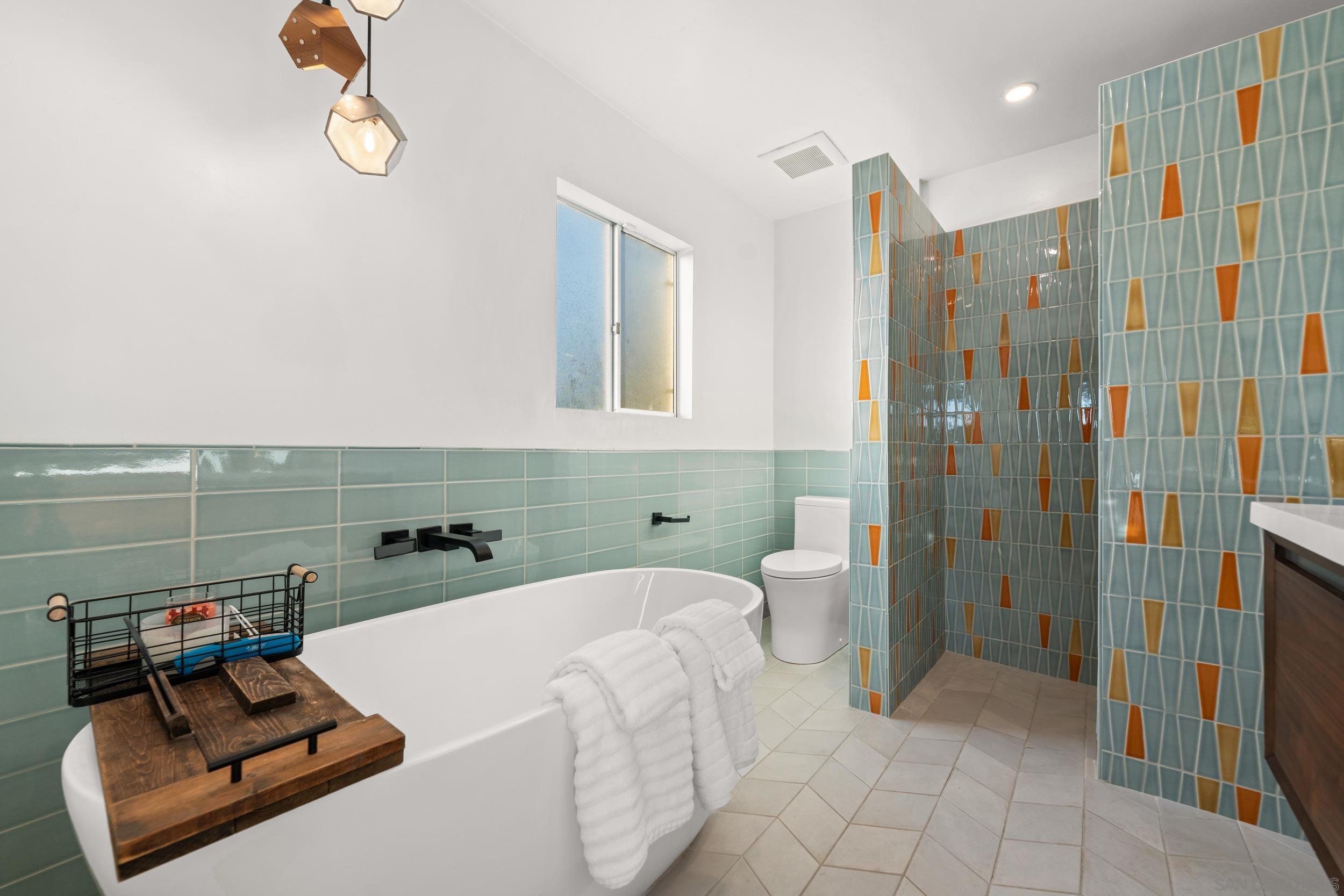 Detail Gallery Image 26 of 53 For 3306  Donna Dr, Carlsbad,  CA 92008 - 4 Beds | 4 Baths