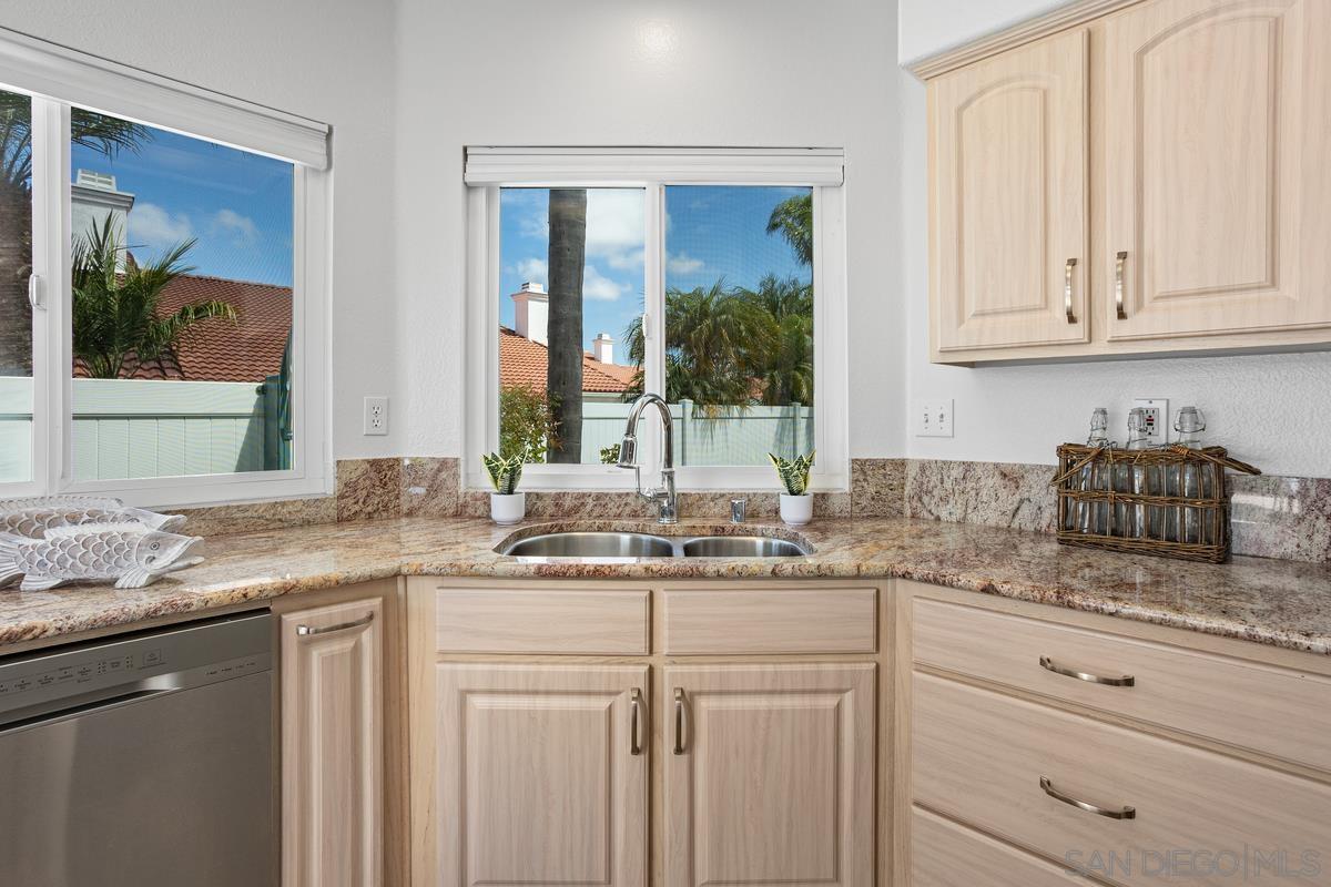 Detail Gallery Image 14 of 45 For 3328  Malta Way, Oceanside,  CA 92056 - 3 Beds | 2 Baths