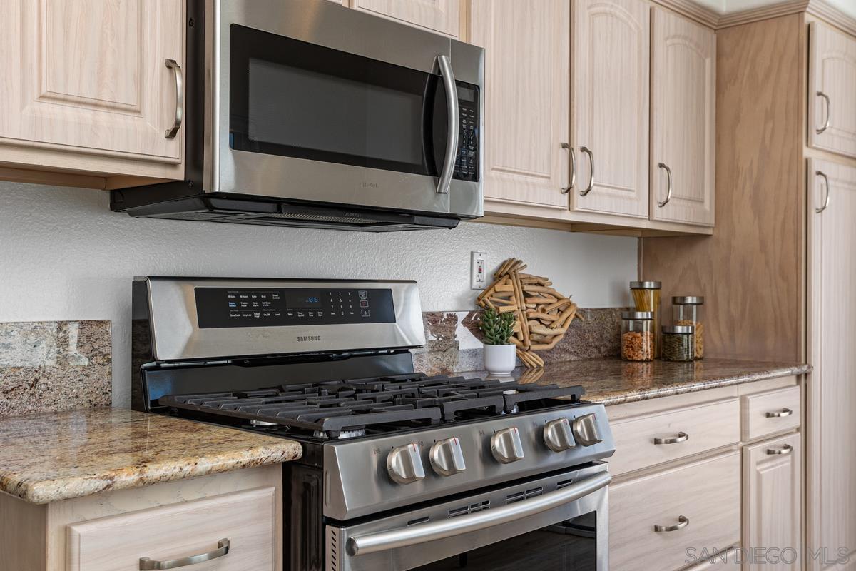 Detail Gallery Image 15 of 45 For 3328  Malta Way, Oceanside,  CA 92056 - 3 Beds | 2 Baths