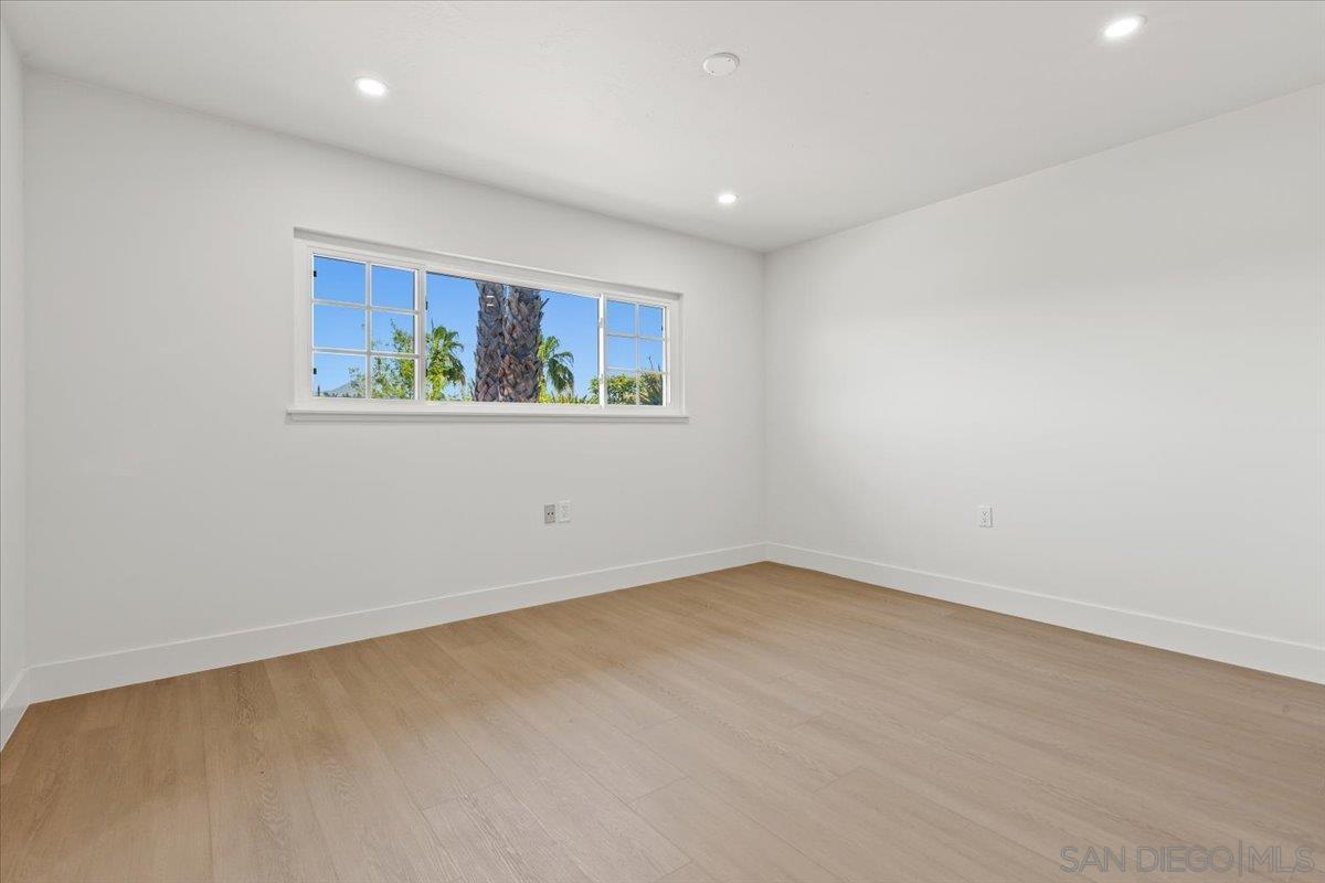 Detail Gallery Image 19 of 36 For 16413  Roca Dr, San Diego,  CA 92128 - 2 Beds | 2 Baths