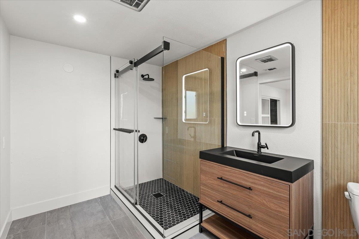 Detail Gallery Image 21 of 36 For 16413  Roca Dr, San Diego,  CA 92128 - 2 Beds | 2 Baths