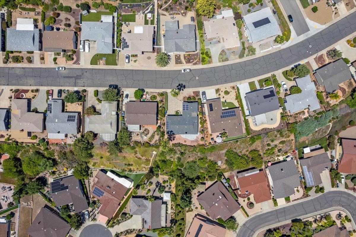 Detail Gallery Image 31 of 36 For 16413  Roca Dr, San Diego,  CA 92128 - 2 Beds | 2 Baths