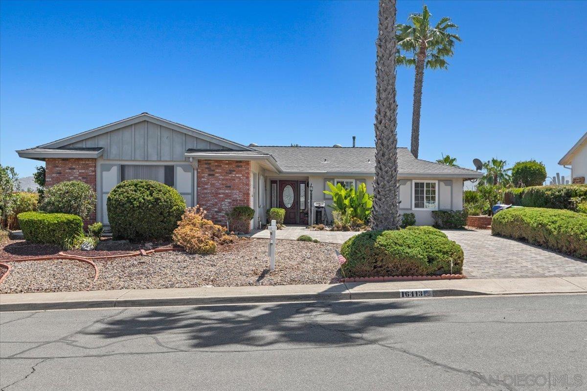 Detail Gallery Image 6 of 36 For 16413  Roca Dr, San Diego,  CA 92128 - 2 Beds | 2 Baths