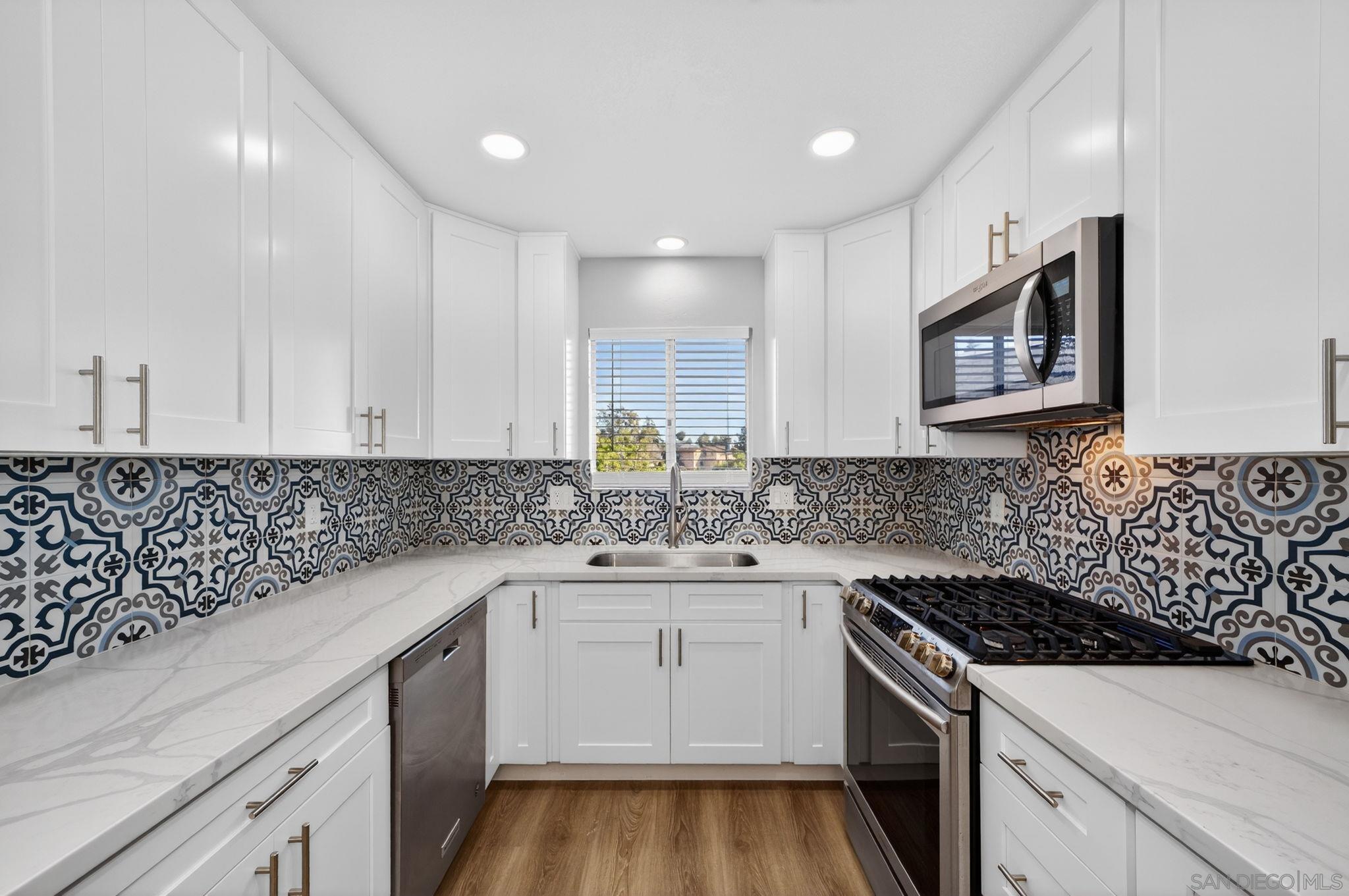 Detail Gallery Image 24 of 46 For 631-633  Hillside Terrace, Vista,  CA 92084 - – Beds | – Baths