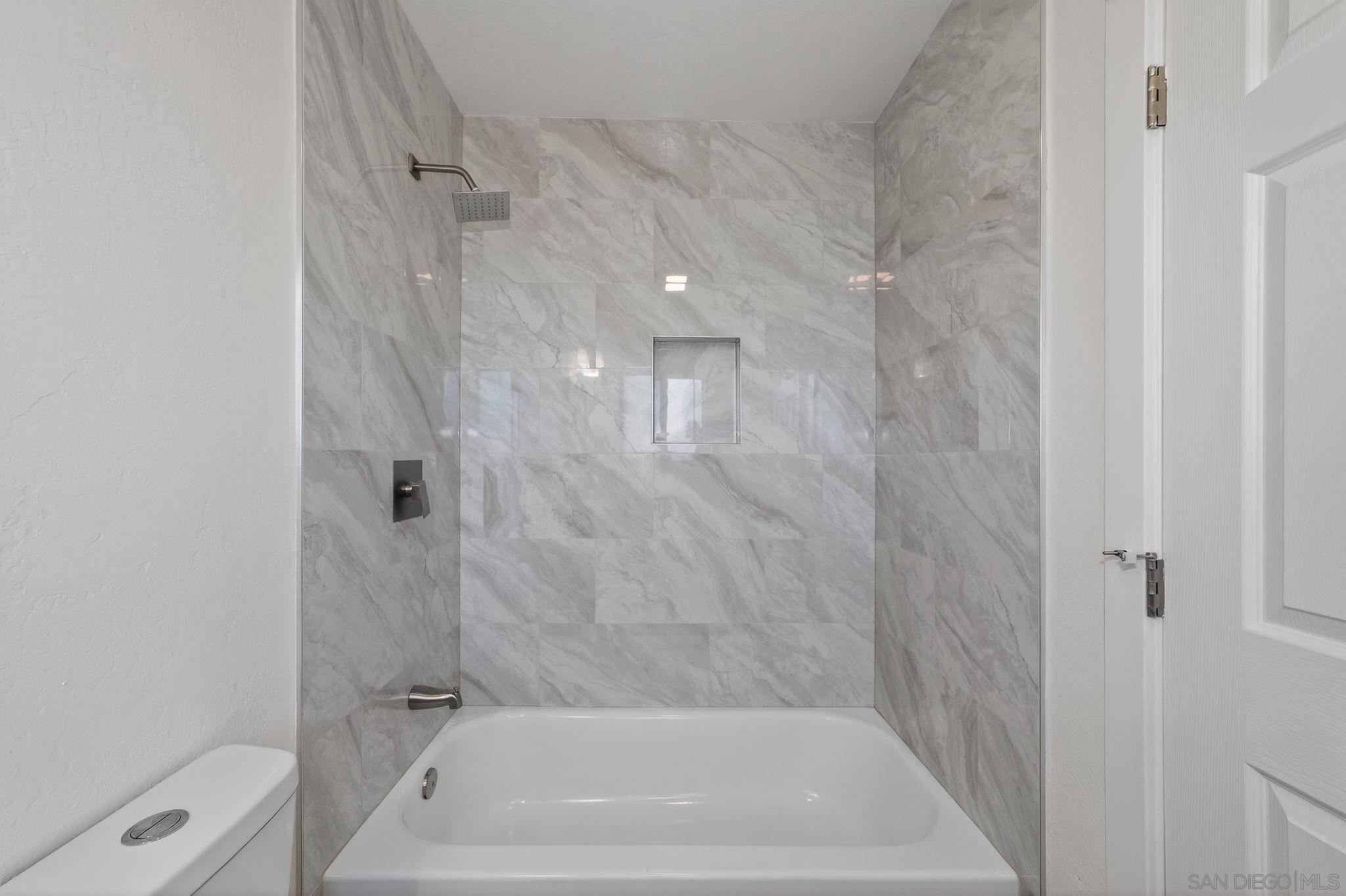 Detail Gallery Image 34 of 46 For 631-633  Hillside Terrace, Vista,  CA 92084 - – Beds | – Baths