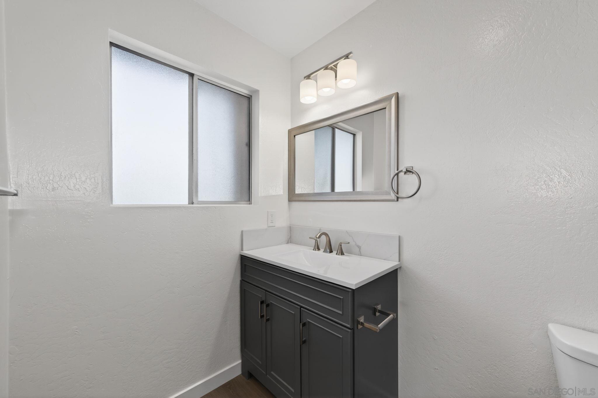 Detail Gallery Image 35 of 46 For 631-633  Hillside Terrace, Vista,  CA 92084 - – Beds | – Baths