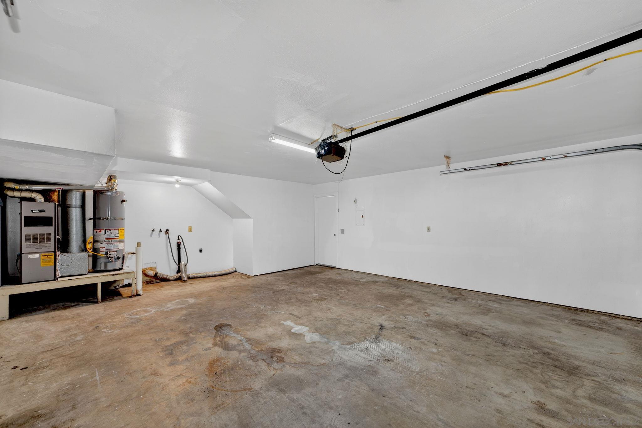 Detail Gallery Image 36 of 46 For 631-633  Hillside Terrace, Vista,  CA 92084 - – Beds | – Baths