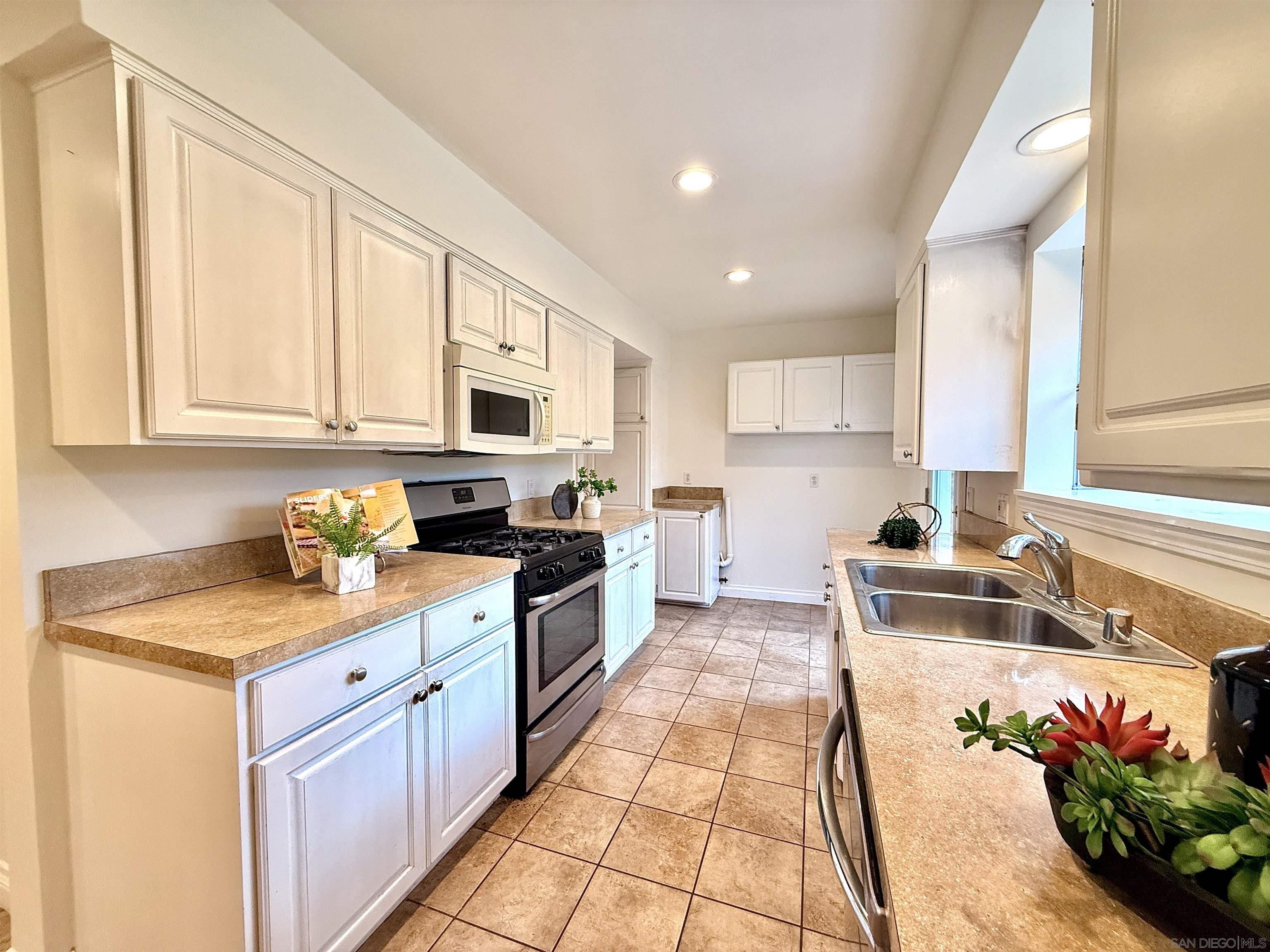 Detail Gallery Image 19 of 54 For 8918  Westhill Rd, Lakeside,  CA 92040 - 4 Beds | 2 Baths