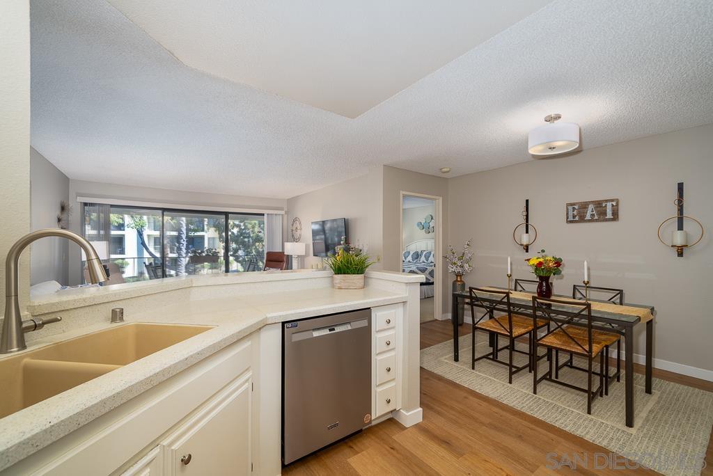 Detail Gallery Image 13 of 57 For 17617  Pomerado Rd  215, San Diego,  CA 92128 - 2 Beds | 2 Baths