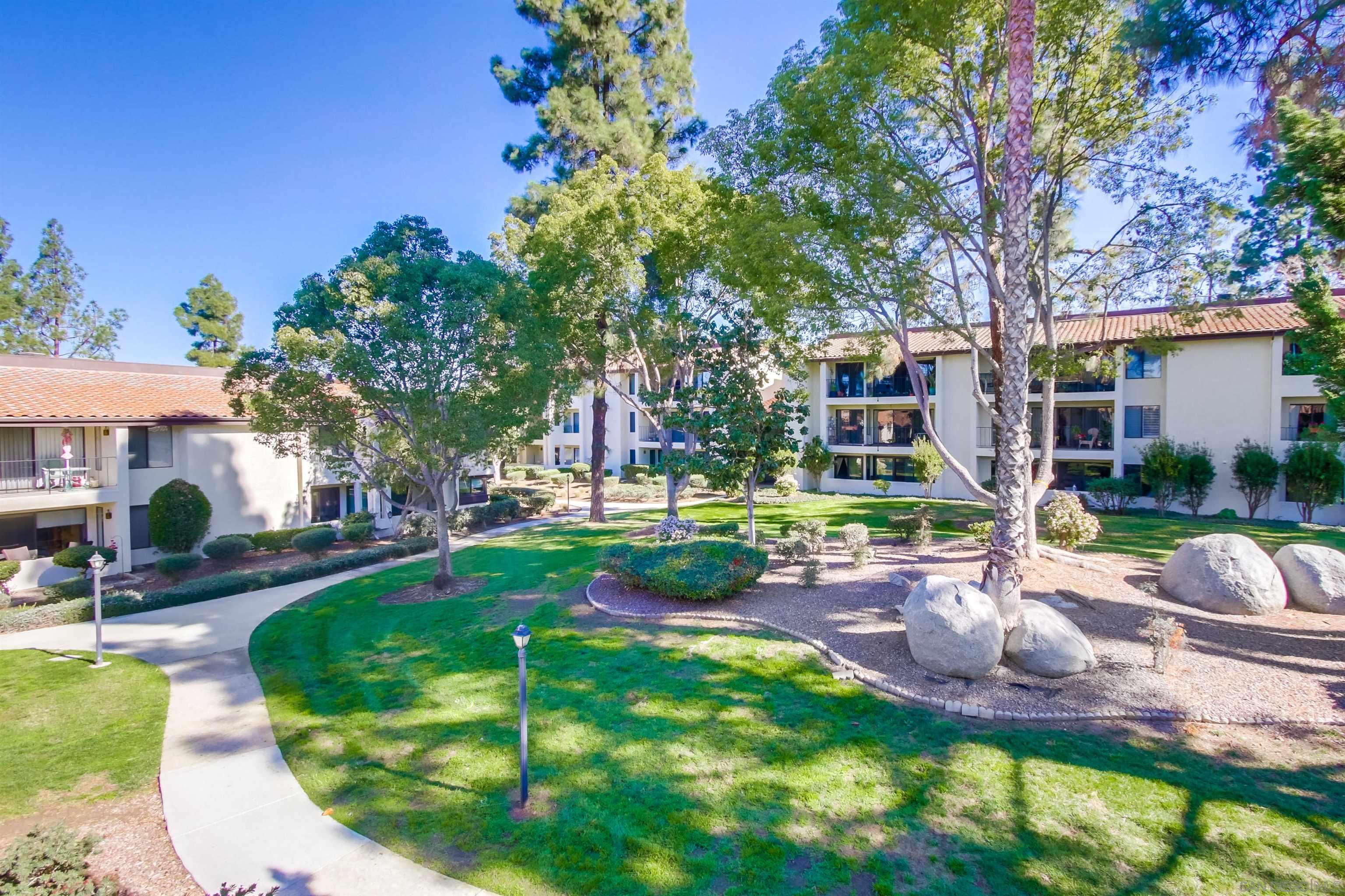 Detail Gallery Image 33 of 57 For 17617  Pomerado Rd  215, San Diego,  CA 92128 - 2 Beds | 2 Baths