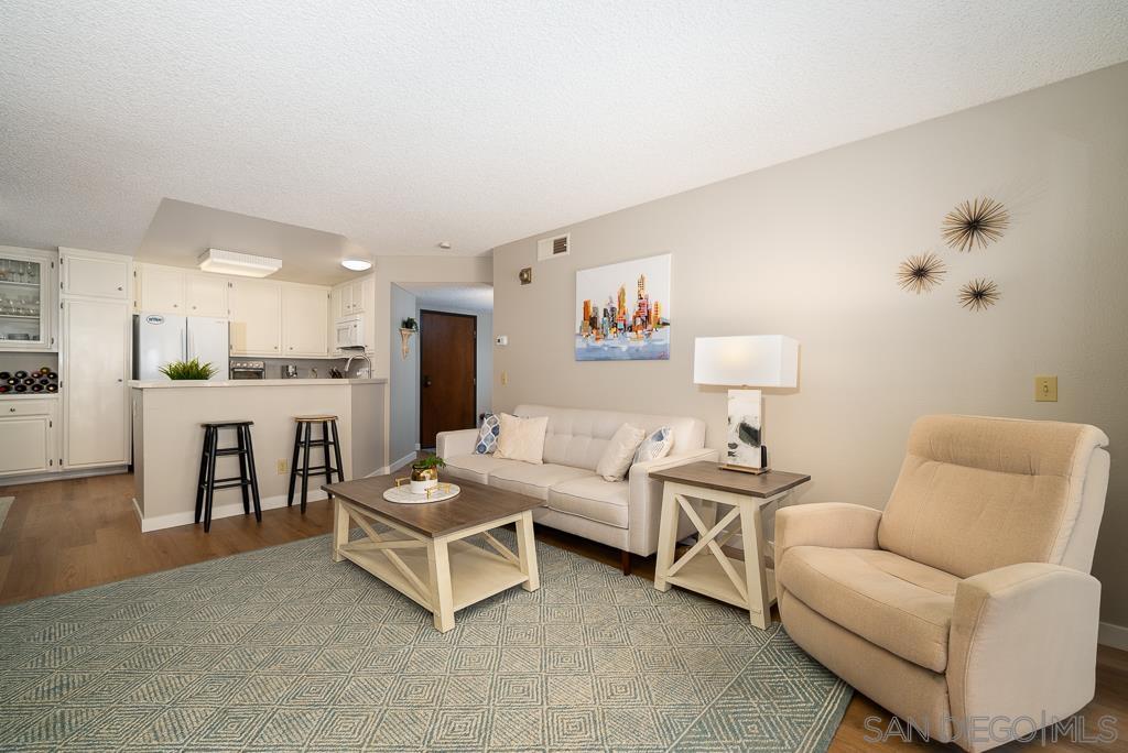 Detail Gallery Image 5 of 57 For 17617  Pomerado Rd  215, San Diego,  CA 92128 - 2 Beds | 2 Baths