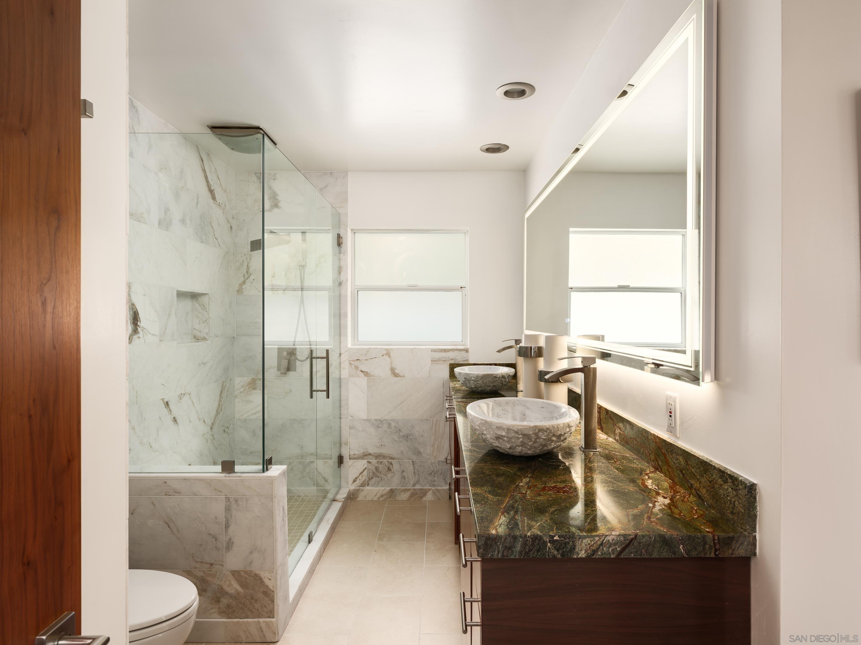 Detail Gallery Image 23 of 36 For 1642  Valdes Dr., La Jolla,  CA 92037 - 5 Beds | 5 Baths