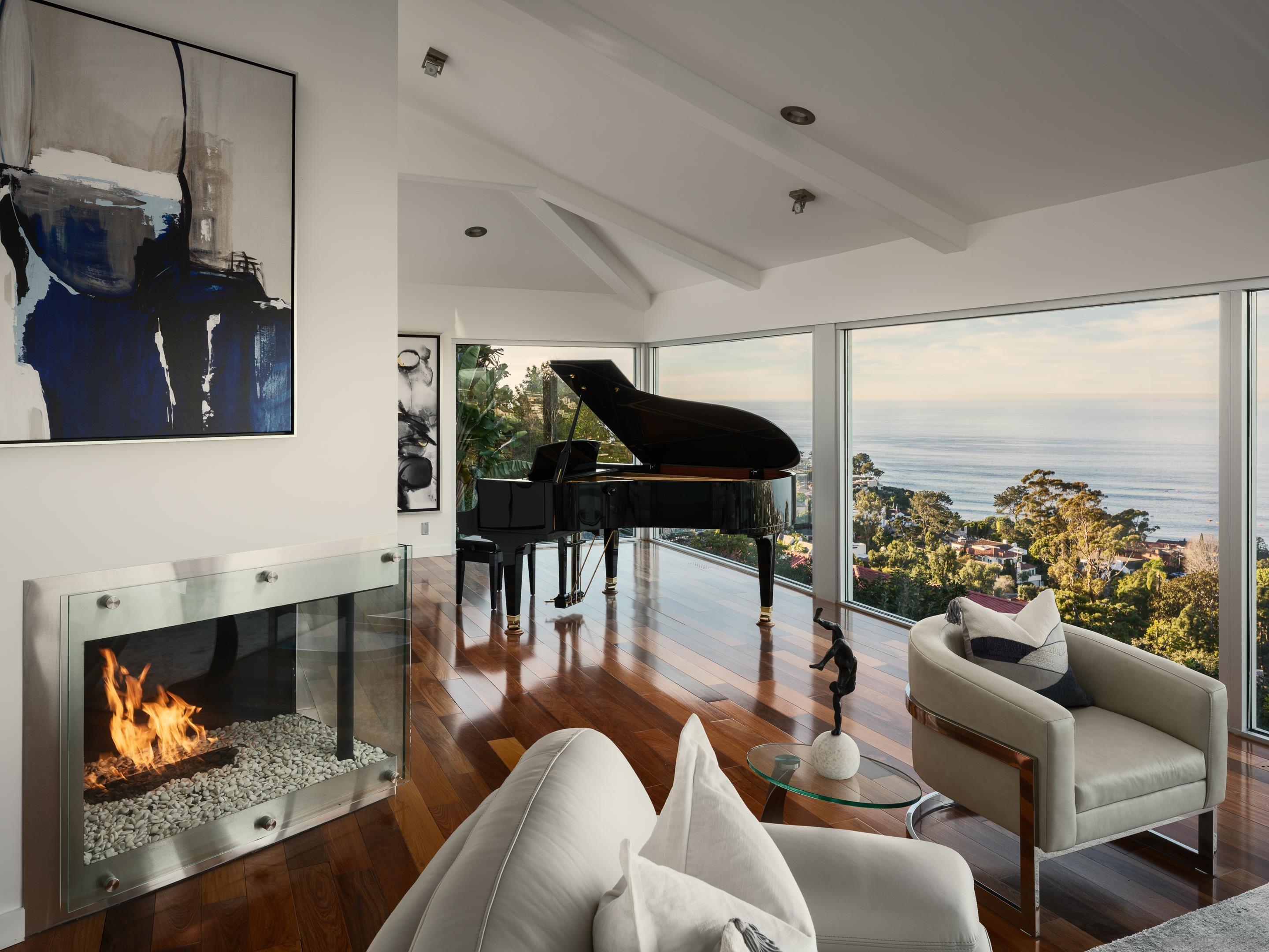 Detail Gallery Image 5 of 36 For 1642  Valdes Dr., La Jolla,  CA 92037 - 5 Beds | 5 Baths