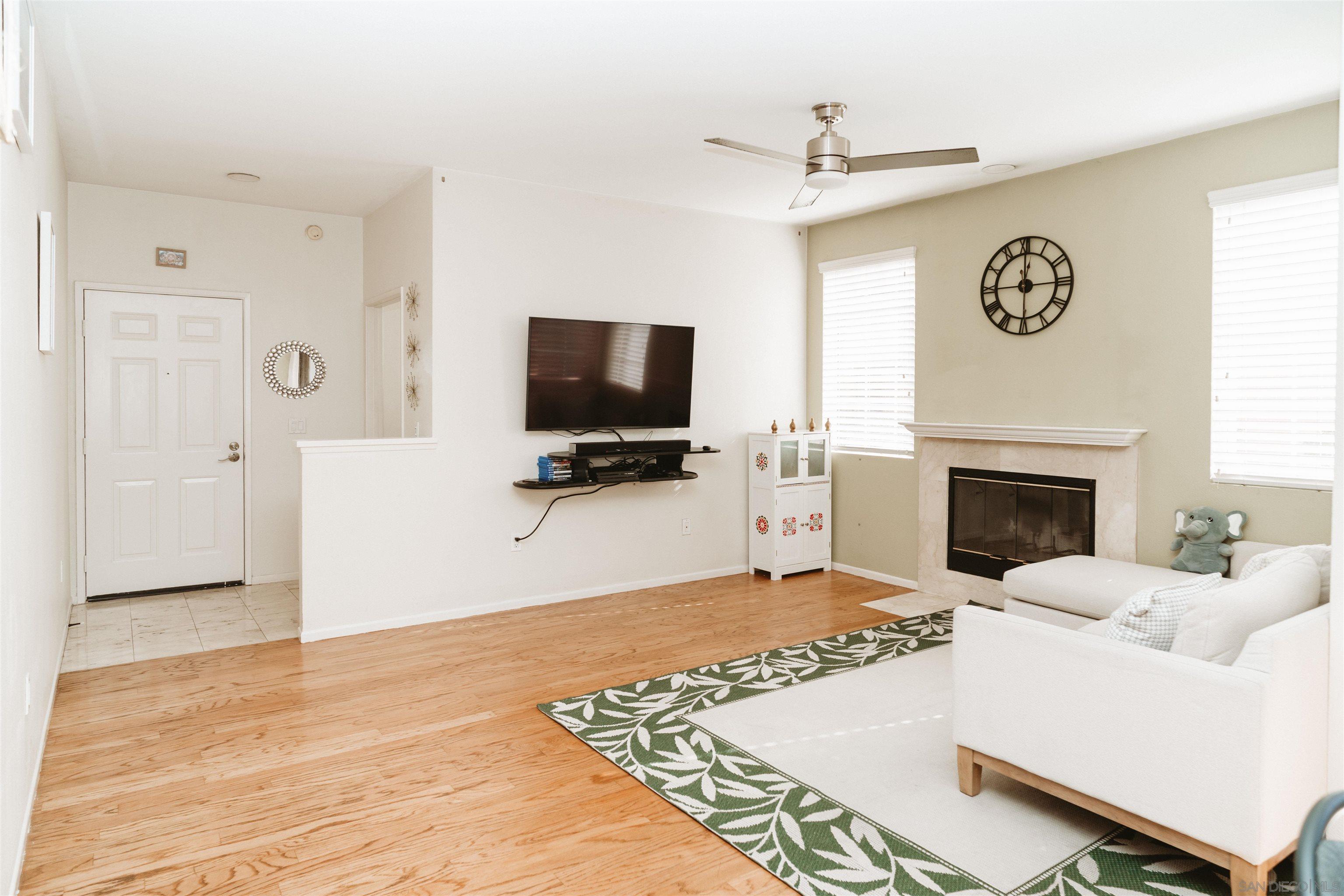 Detail Gallery Image 6 of 41 For 18638  Caminito Cantilena  #272,  San Diego,  CA 92128 - 3 Beds | 2 Baths