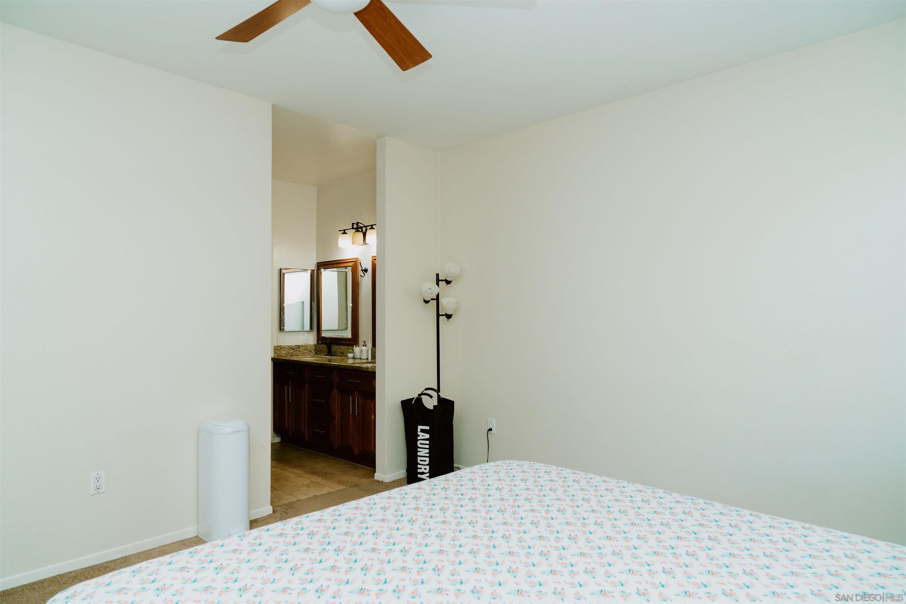 Detail Gallery Image 8 of 41 For 18638  Caminito Cantilena  #272,  San Diego,  CA 92128 - 3 Beds | 2 Baths