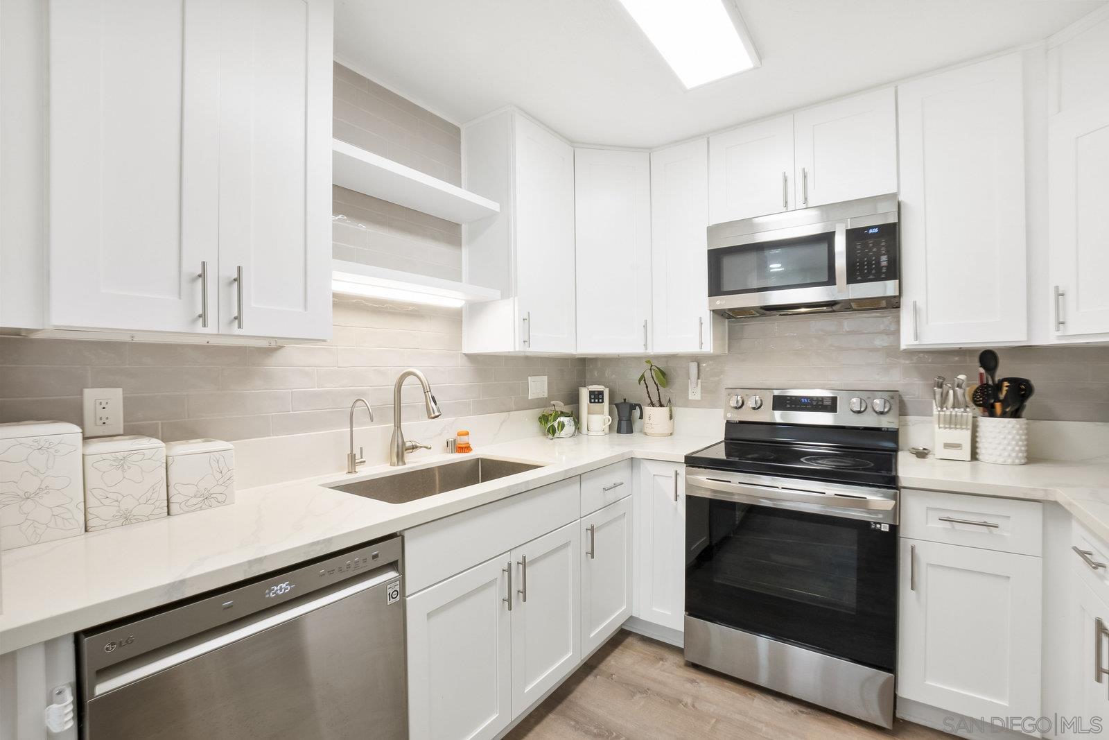 Detail Gallery Image 13 of 31 For 140  Walnut Ave  2a,  San Diego,  CA 92103 - 2 Beds | 2 Baths