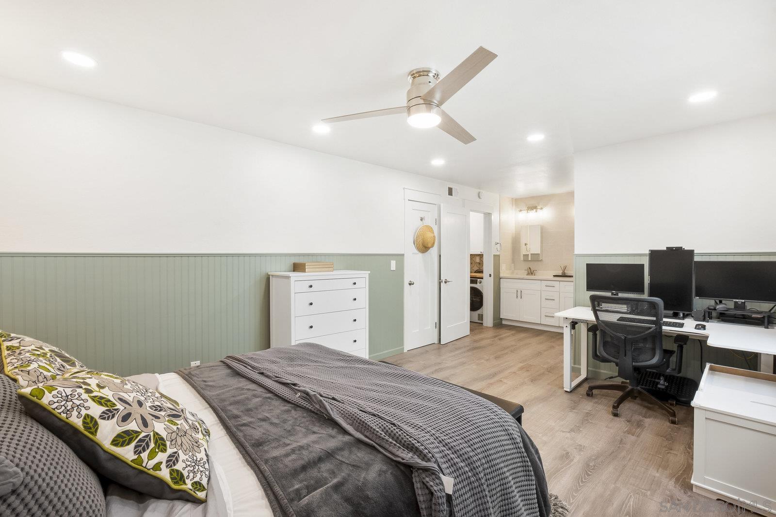 Detail Gallery Image 18 of 31 For 140  Walnut Ave  2a,  San Diego,  CA 92103 - 2 Beds | 2 Baths