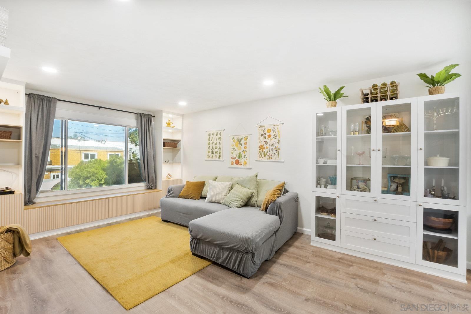 Detail Gallery Image 3 of 31 For 140  Walnut Ave  2a,  San Diego,  CA 92103 - 2 Beds | 2 Baths