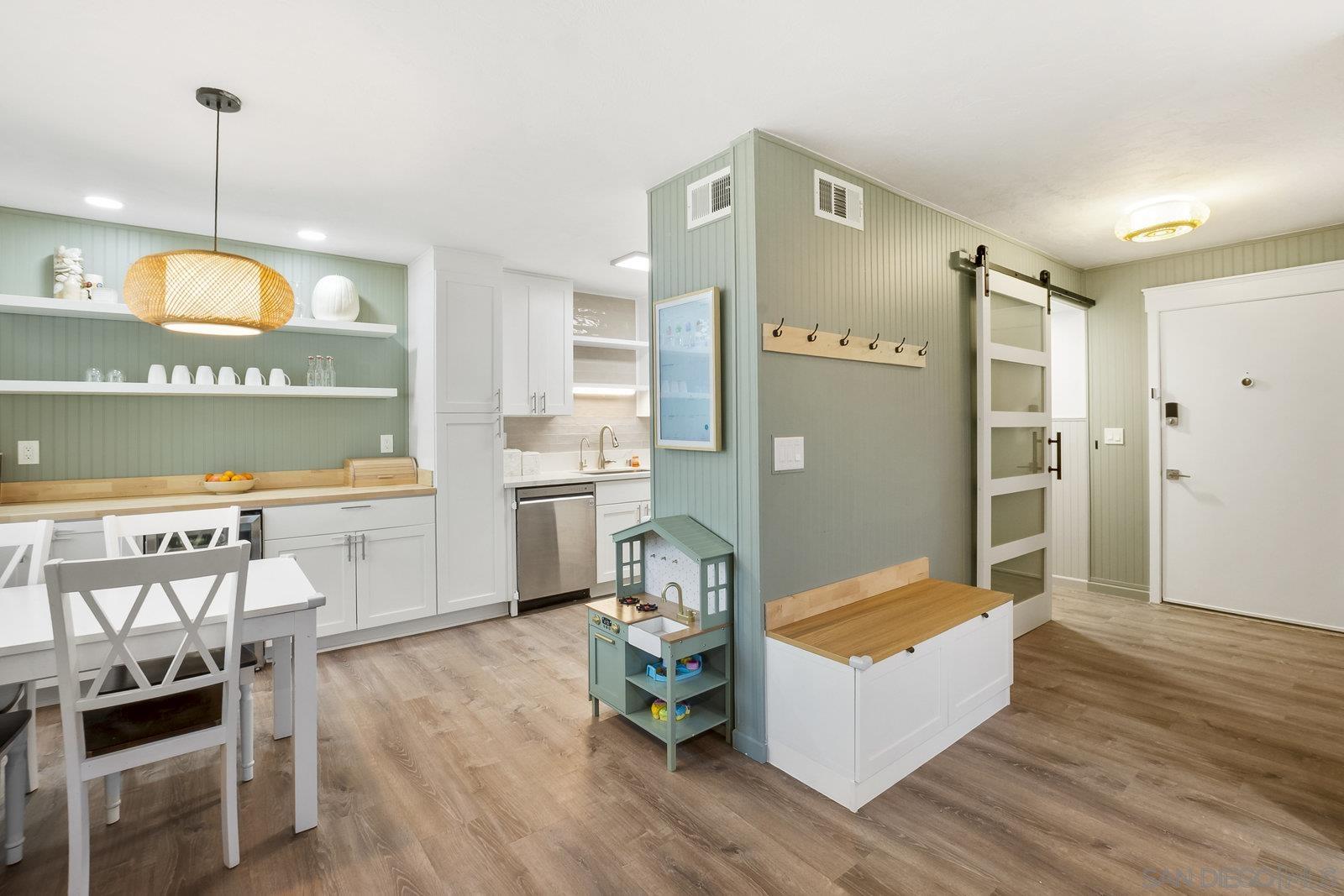 Detail Gallery Image 8 of 31 For 140  Walnut Ave  2a,  San Diego,  CA 92103 - 2 Beds | 2 Baths