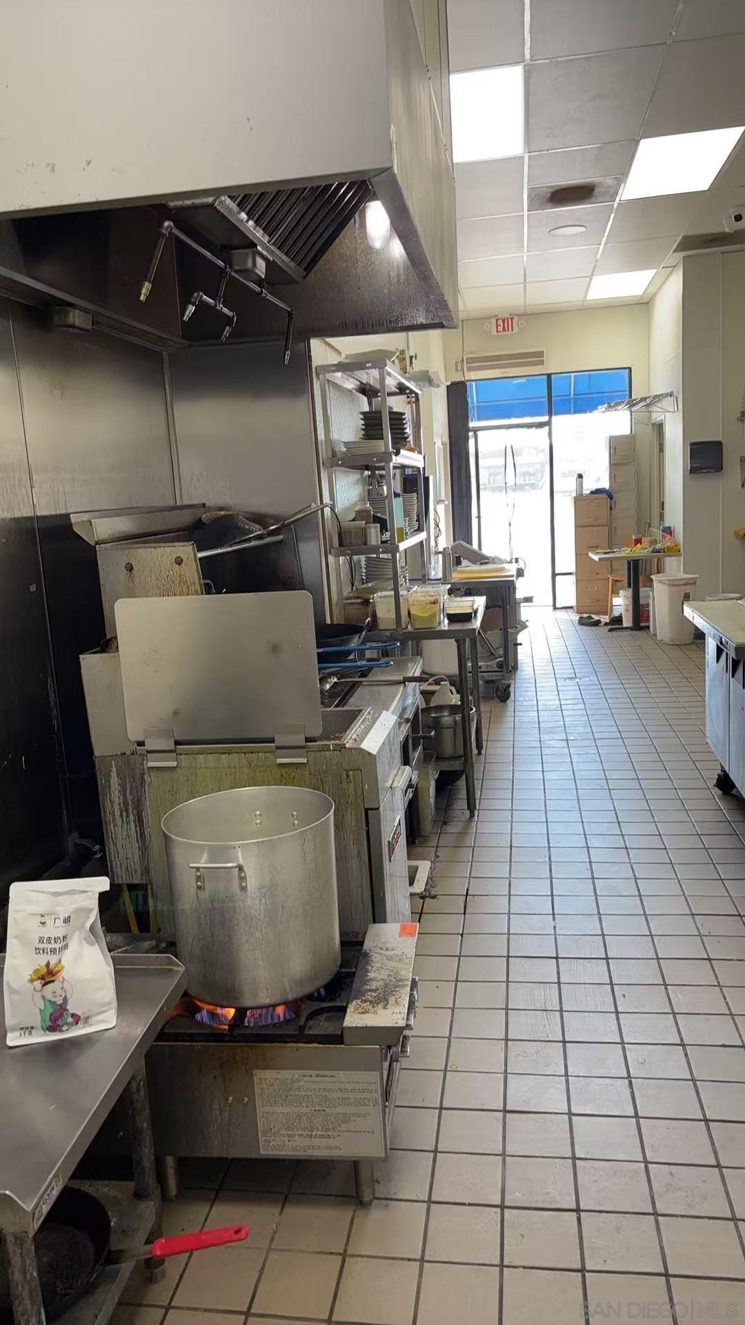 Detail Gallery Image 11 of 21 For 4726  Clairmont Mesa Blvd, San Diego,  CA 92117 - – Beds | – Baths