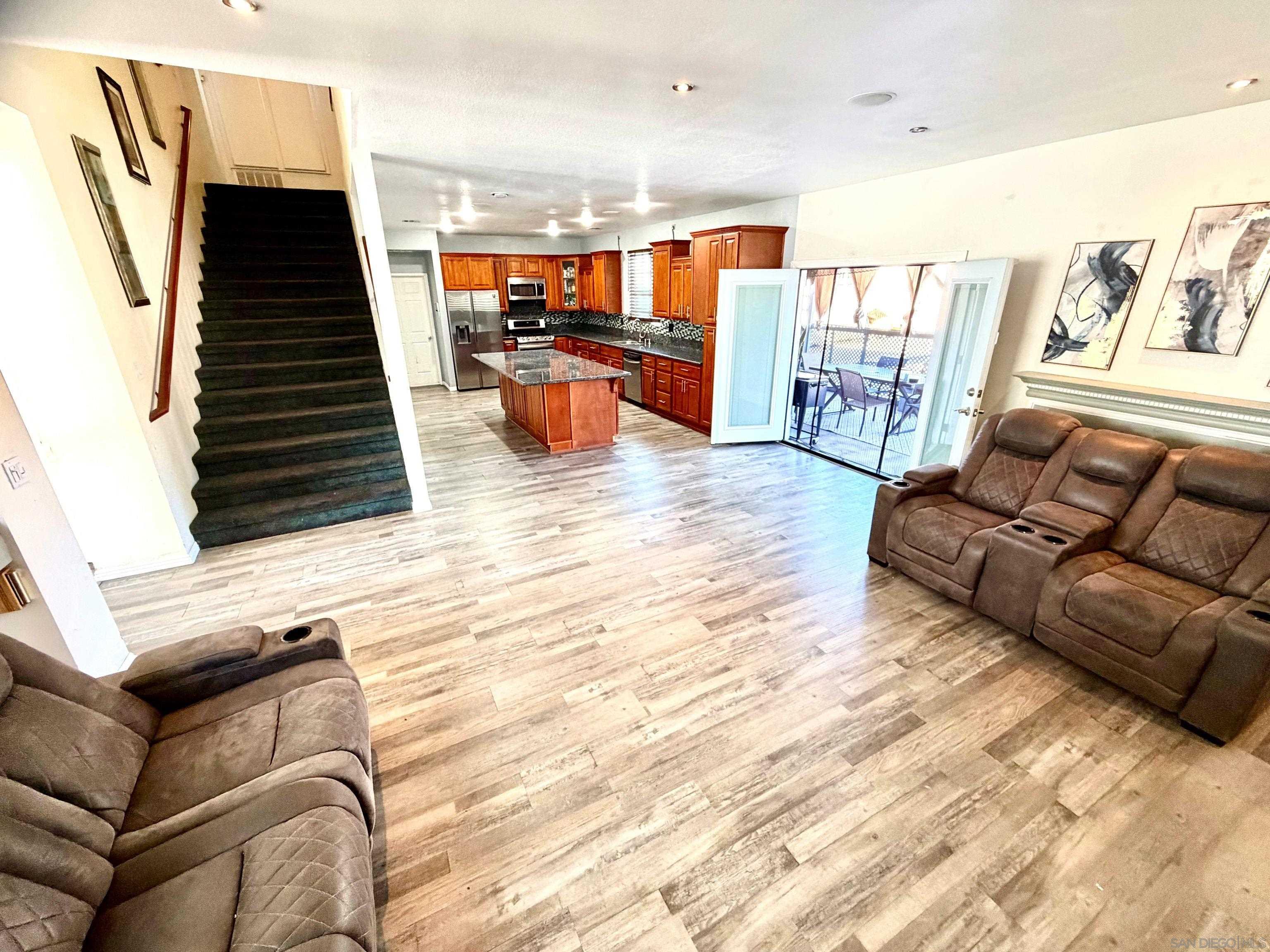 Detail Gallery Image 14 of 45 For 5873  Montery Place, Palmdale,  CA 93552 - 5 Beds | 3 Baths