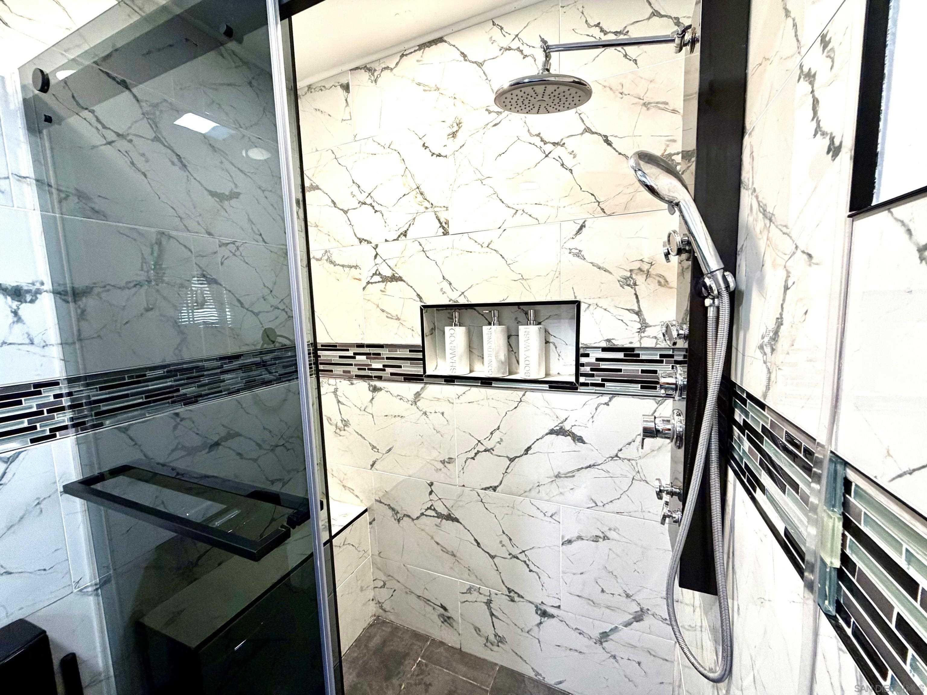 Detail Gallery Image 24 of 45 For 5873  Montery Place, Palmdale,  CA 93552 - 5 Beds | 3 Baths