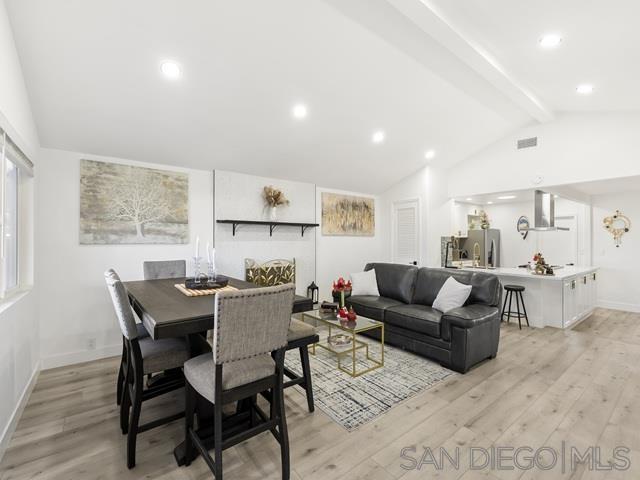 Detail Gallery Image 13 of 49 For 4976  Arroyo Linda Ave, San Diego,  CA 92117 - 4 Beds | 2 Baths