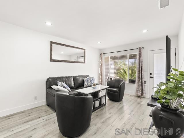 Detail Gallery Image 16 of 49 For 4976  Arroyo Linda Ave, San Diego,  CA 92117 - 4 Beds | 2 Baths