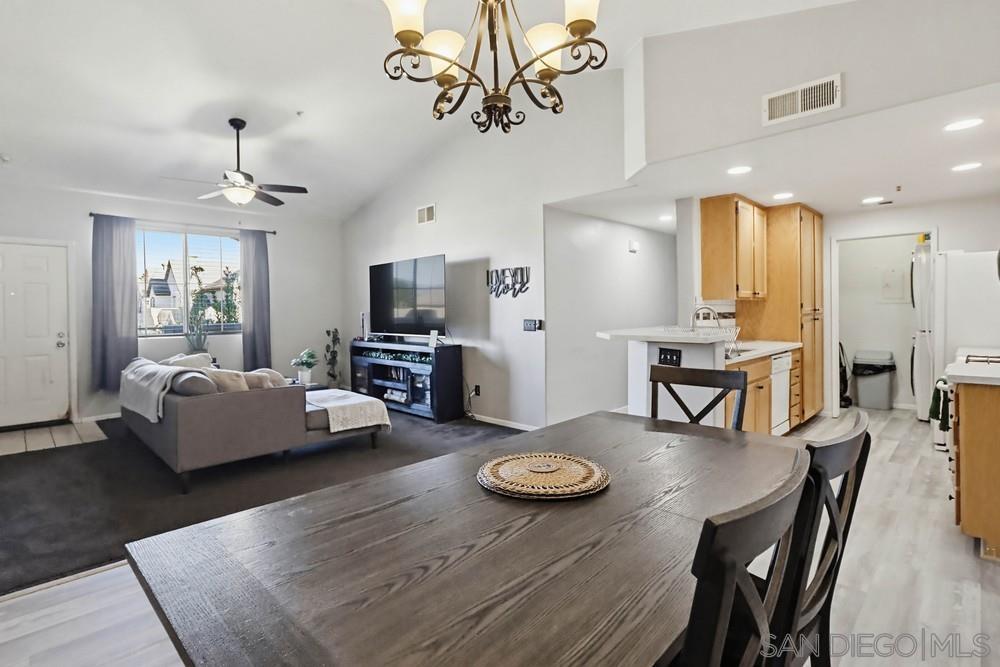 Detail Gallery Image 11 of 39 For 1346  Nicolette Ave  #1231,  Chula Vista,  CA 91913 - 3 Beds | 2 Baths