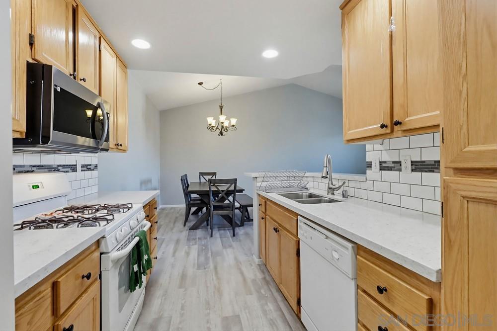 Detail Gallery Image 16 of 39 For 1346  Nicolette Ave  #1231,  Chula Vista,  CA 91913 - 3 Beds | 2 Baths