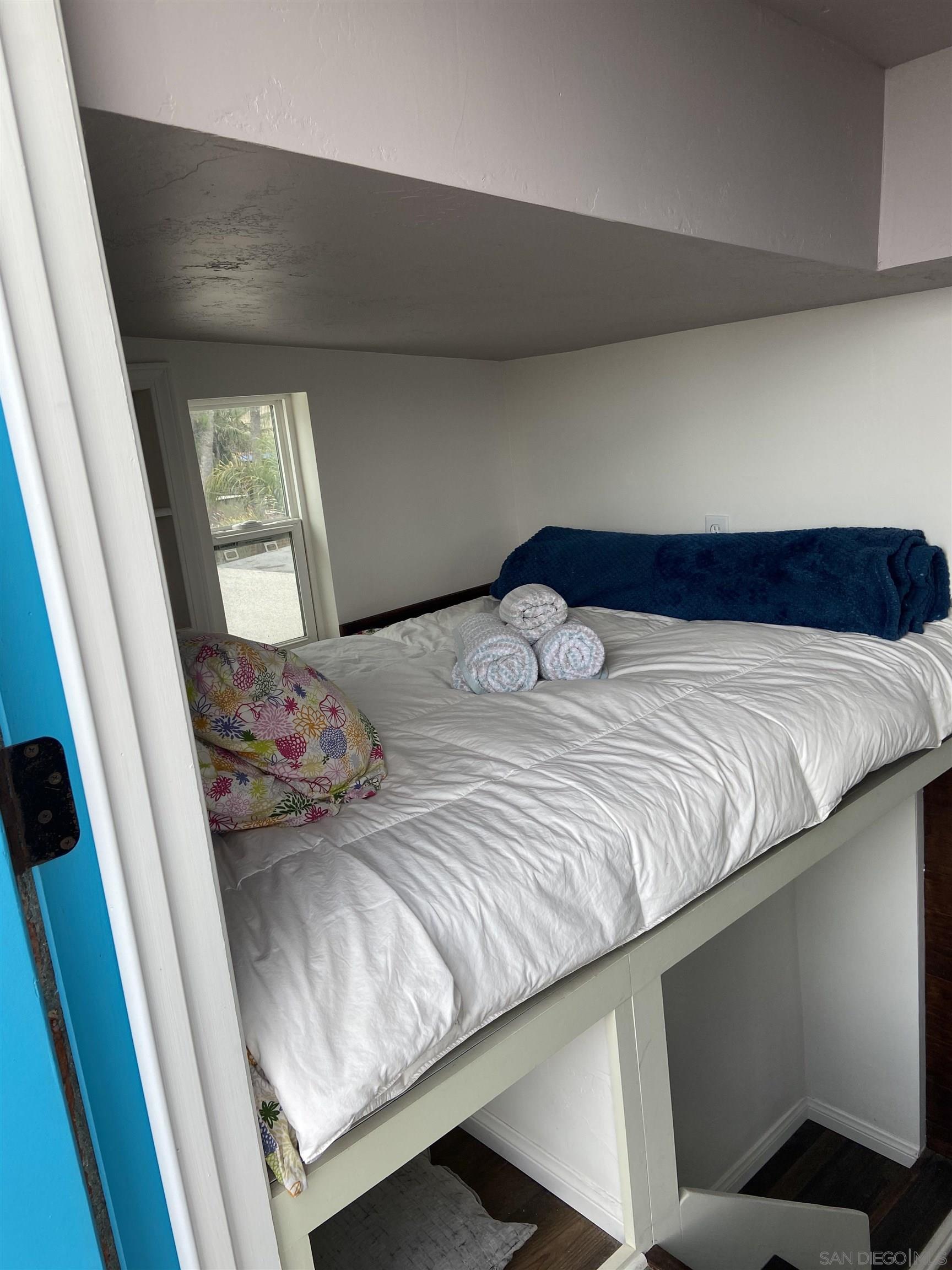 Detail Gallery Image 6 of 7 For 116  Bahia Viscaino, –,  CA 99999 - 3 Beds | 3 Baths