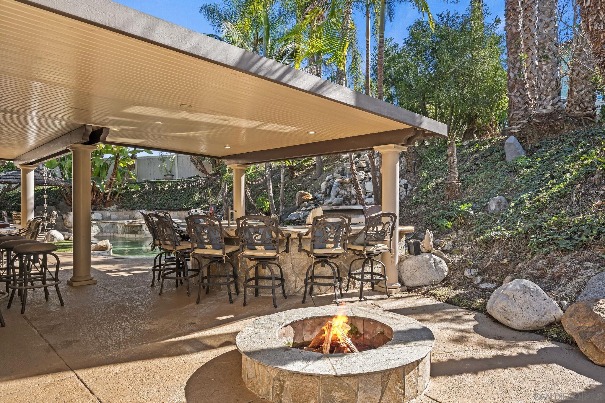 Detail Gallery Image 13 of 70 For 1180  Academy Ln, Vista,  CA 92081 - 5 Beds | 4 Baths