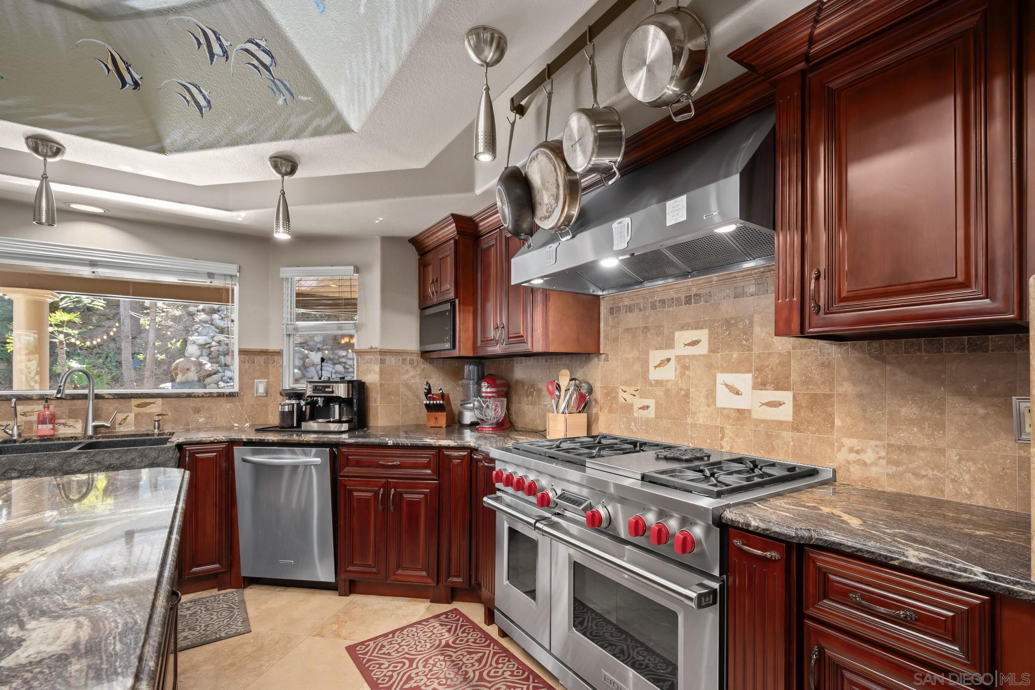 Detail Gallery Image 3 of 70 For 1180  Academy Ln, Vista,  CA 92081 - 5 Beds | 4 Baths